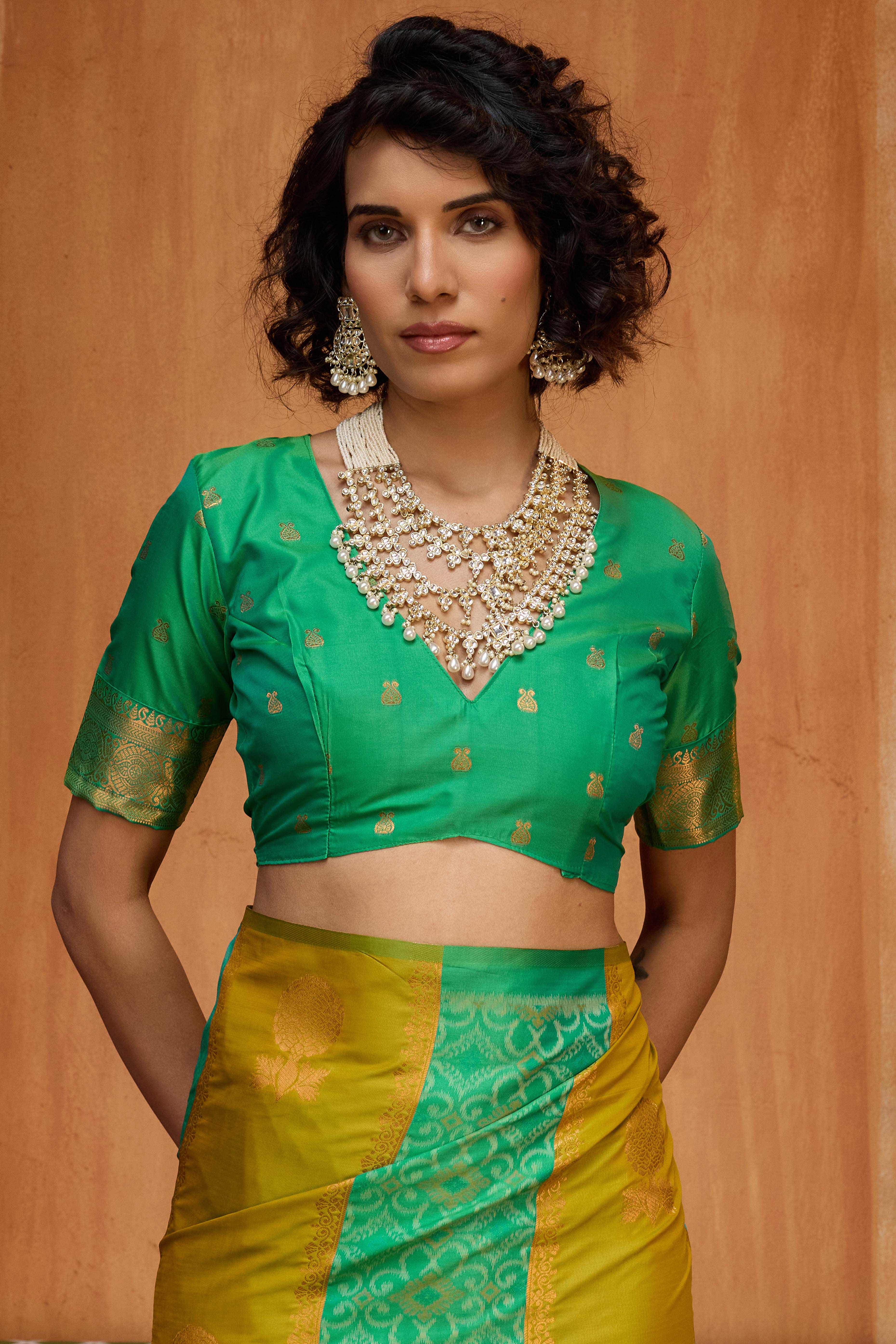 Classic Emerald Green Floral Handloom Weaving Art Silk Saree With Statement Tassel Pallu