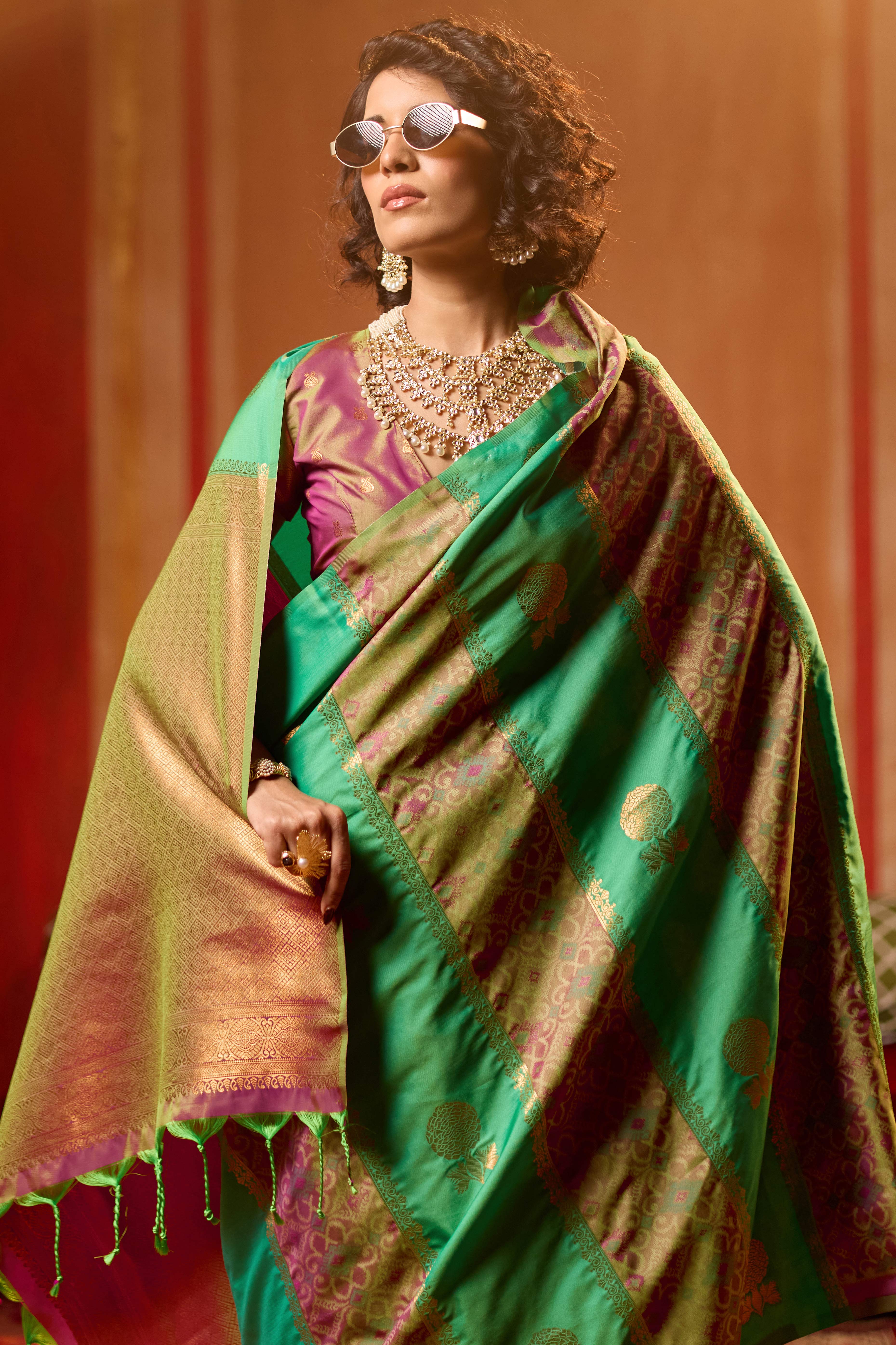 Classic Parrot Green Floral Handloom Weaving Art Silk Saree With Statement Tassel Pallu
