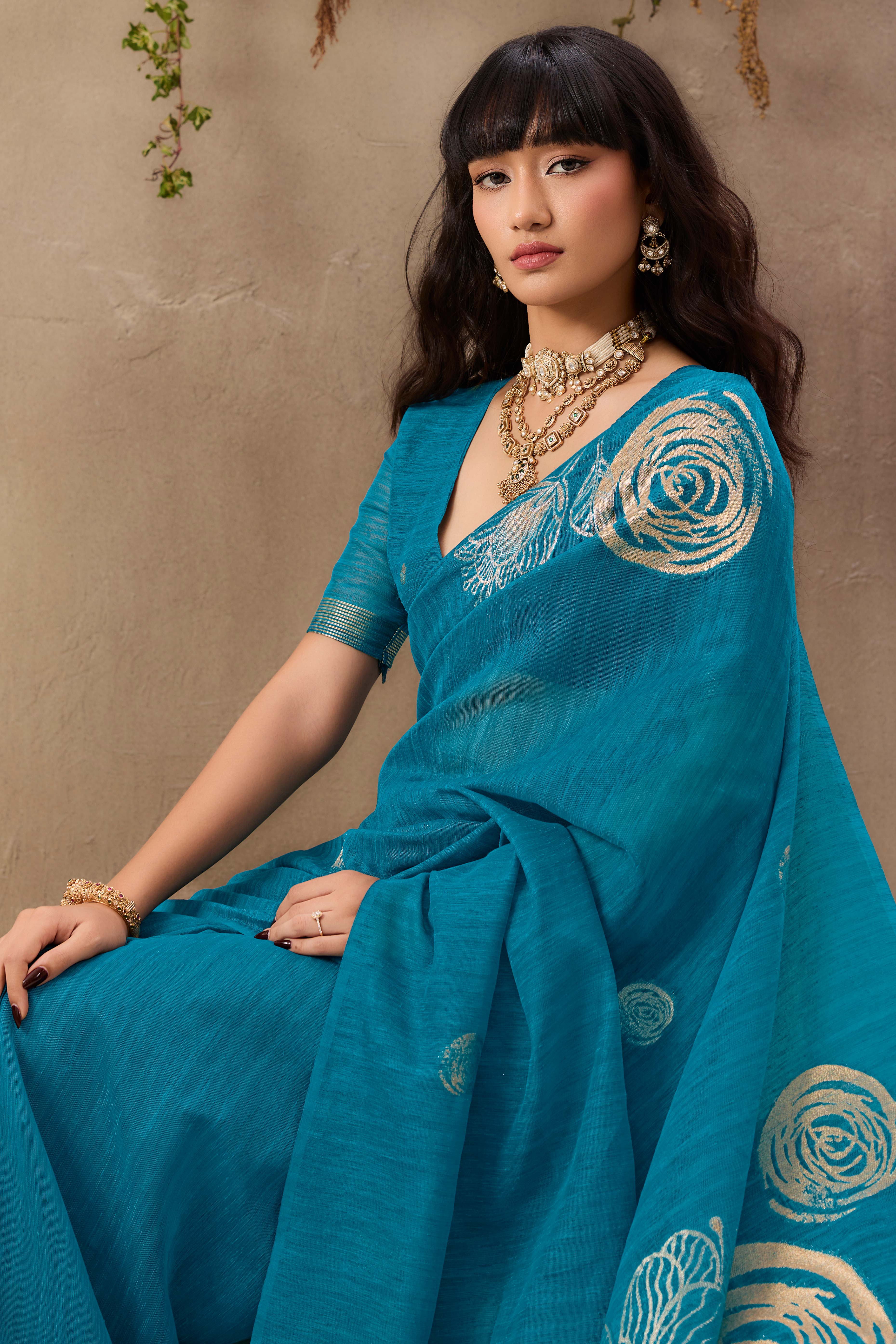 Teal Heritage Munga Art Silk Saree Highlighted with Fine Zari Weaving