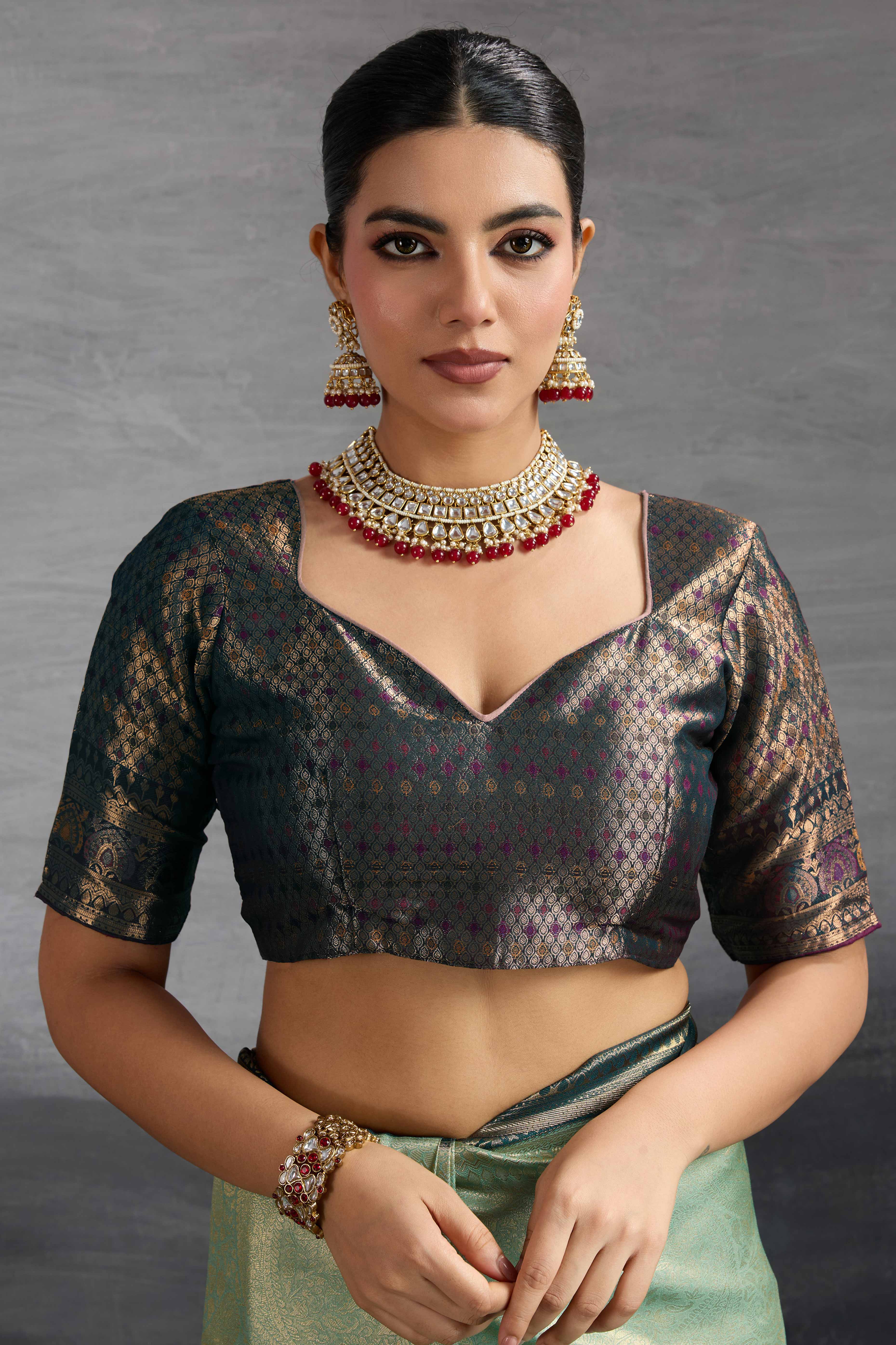 Mint Green Kanjivaram Silk Saree In Kadiyal Style Zari Weaving With Ornate Meenakari Pallu