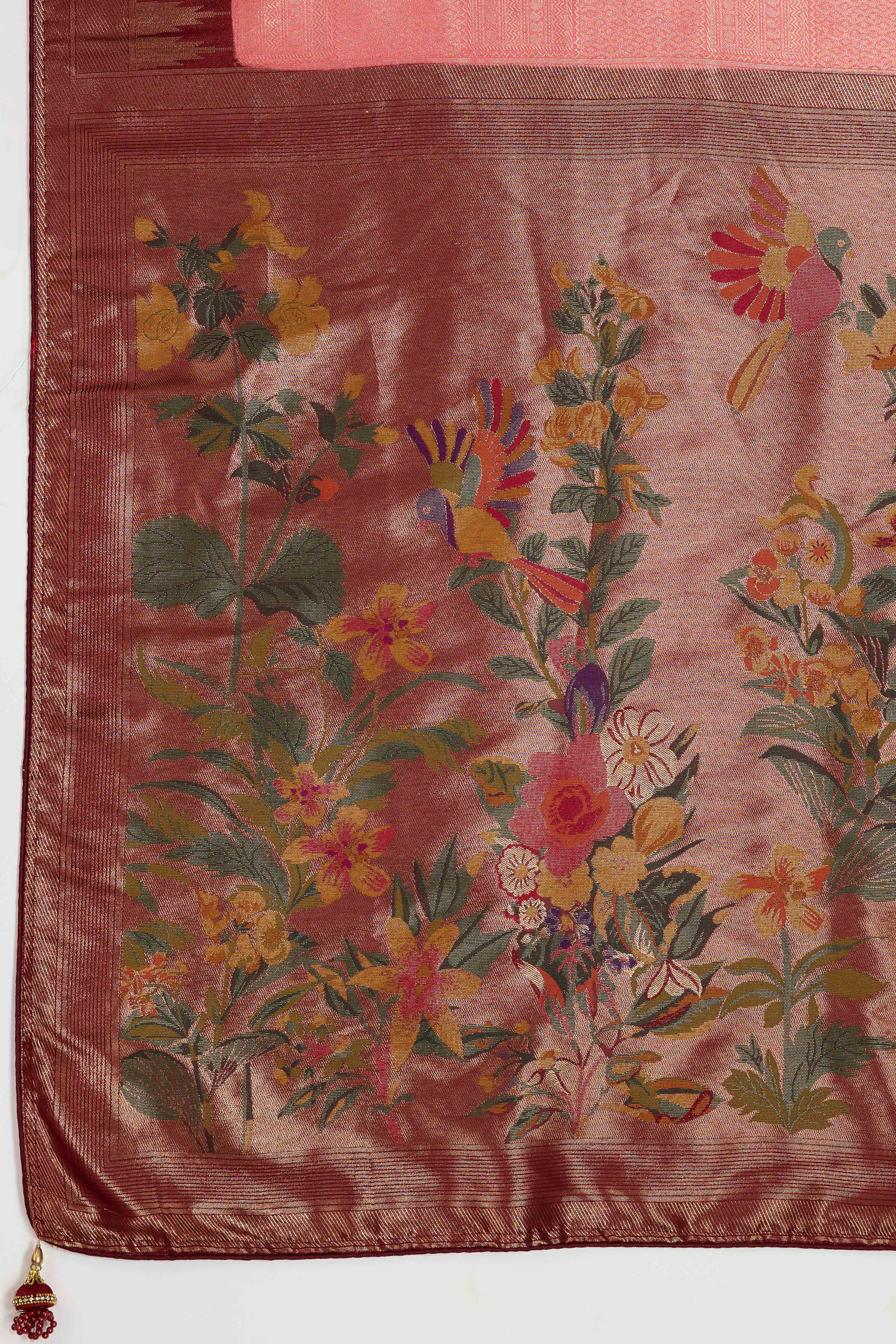 Peach Silk Kanjivaram Saree Enhanced With Kadiyal Weaving Borders