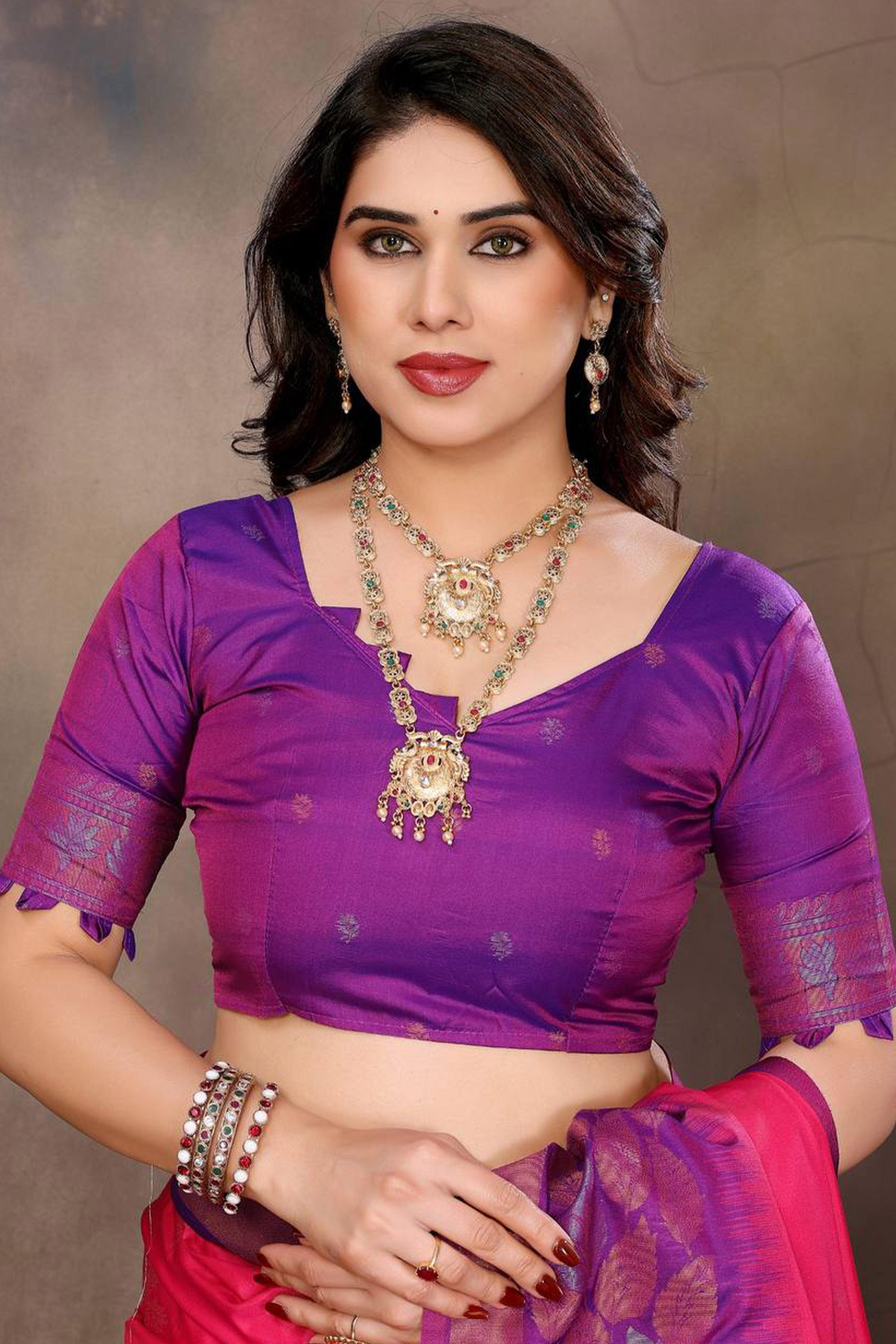 Rani Pink Leaf & Floral Motif Banarasi Silk Saree With Luxurious Zari Weaving Two Tone Weaving