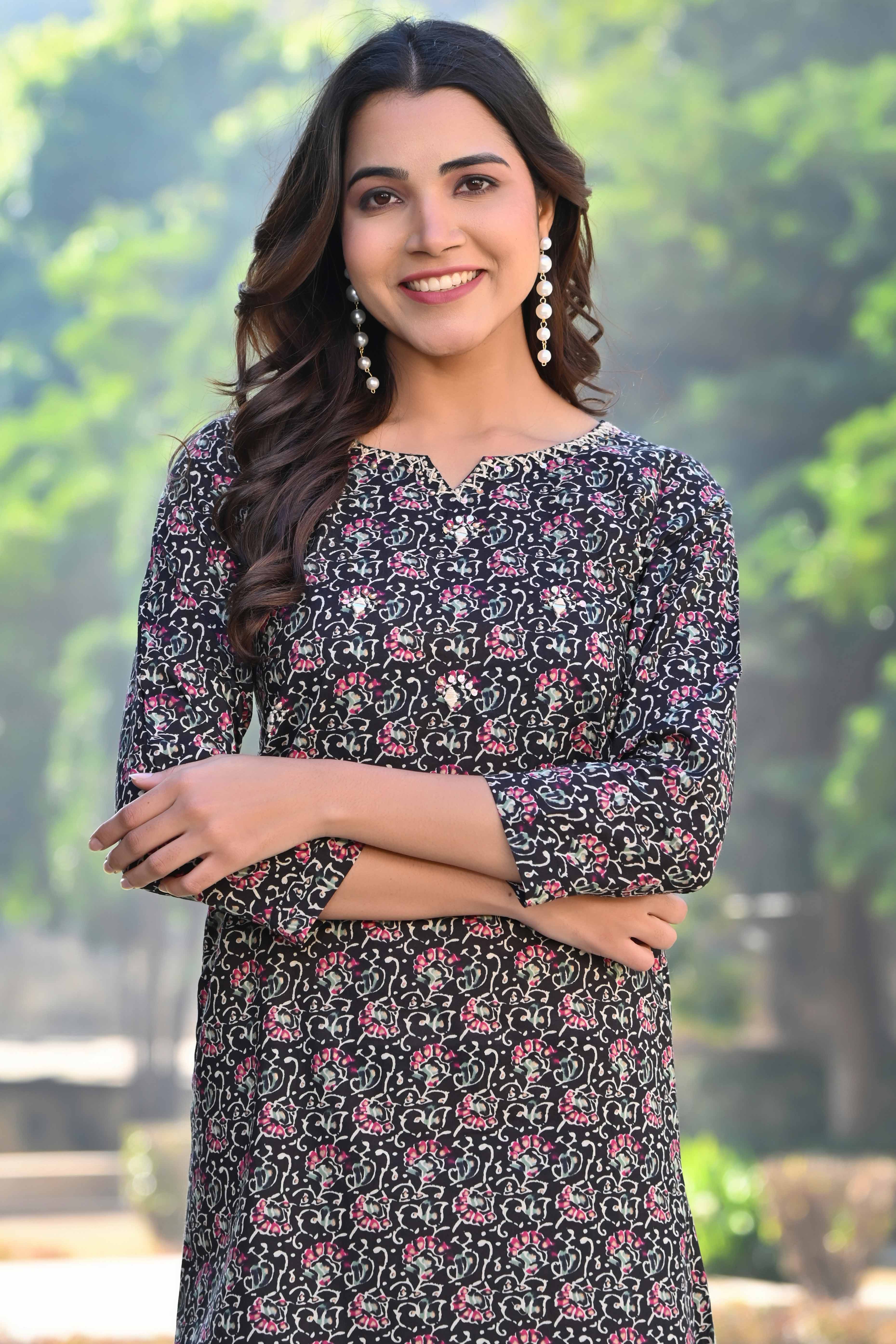 Black Floral Printed Pure Cotton Straight Kurti