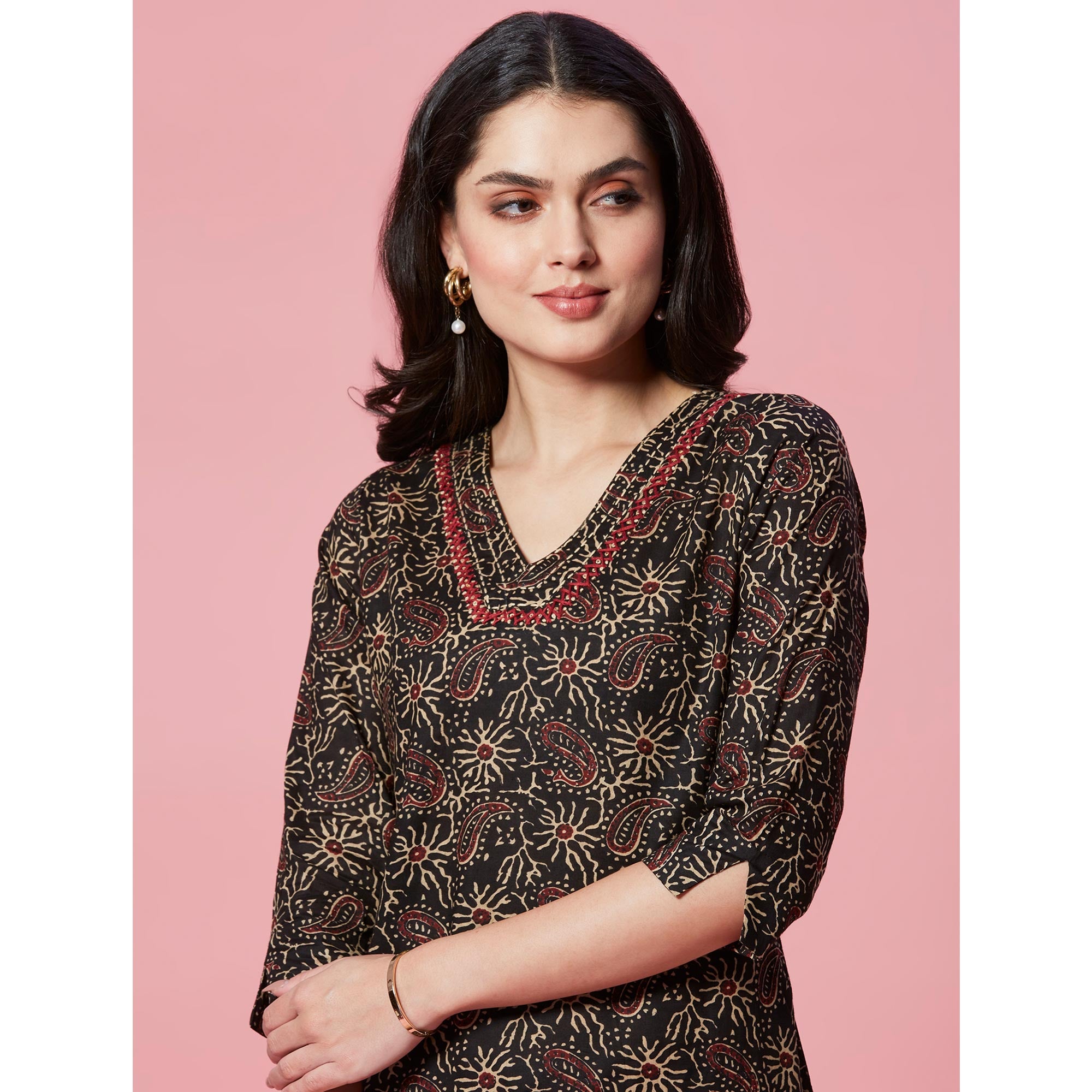 Black Floral Printed Pure Cotton Straight Kurti