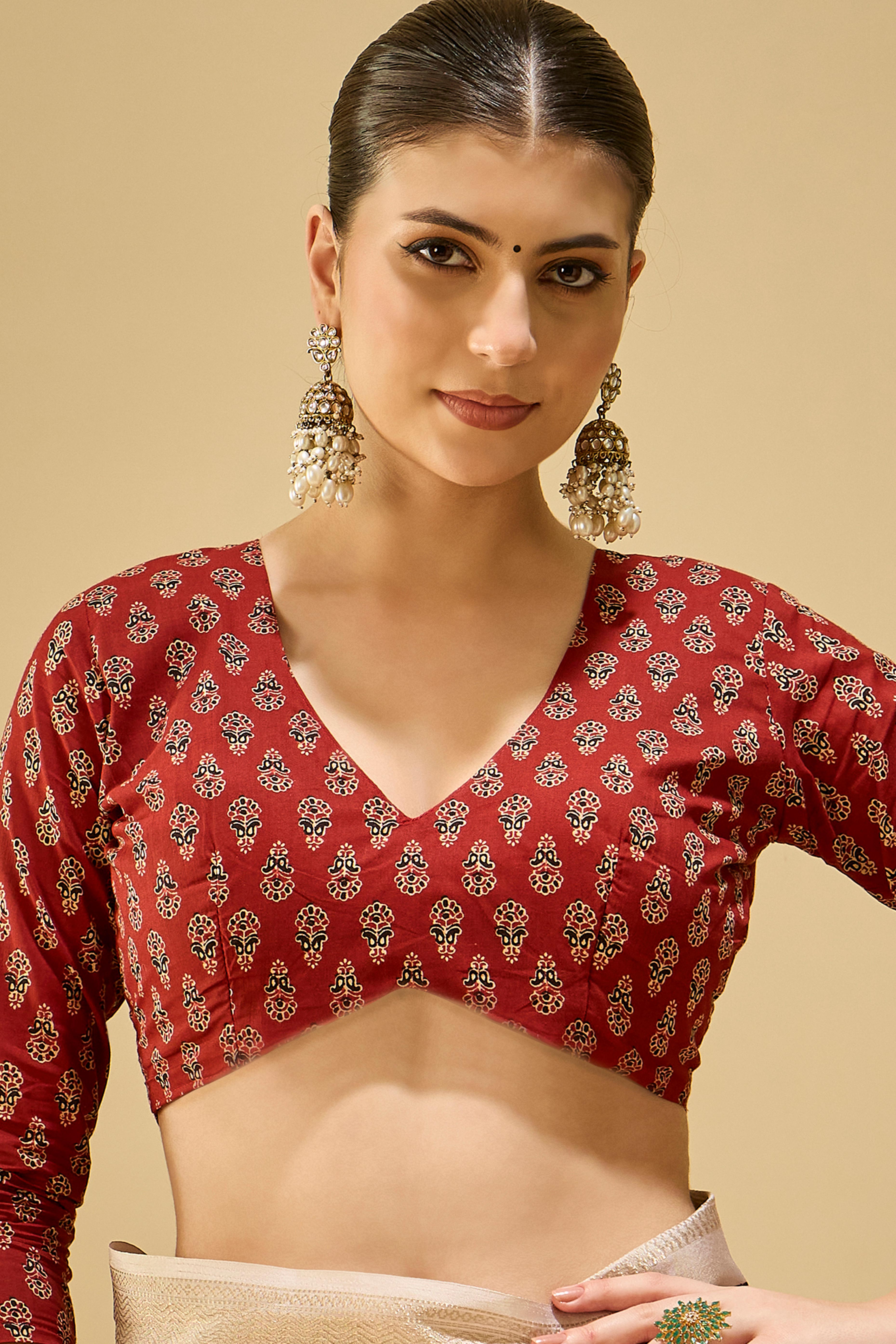 Timeless Cream Katki Cotton Silk Saree With Blooming Floral Prints & Tassel Draped Pallu