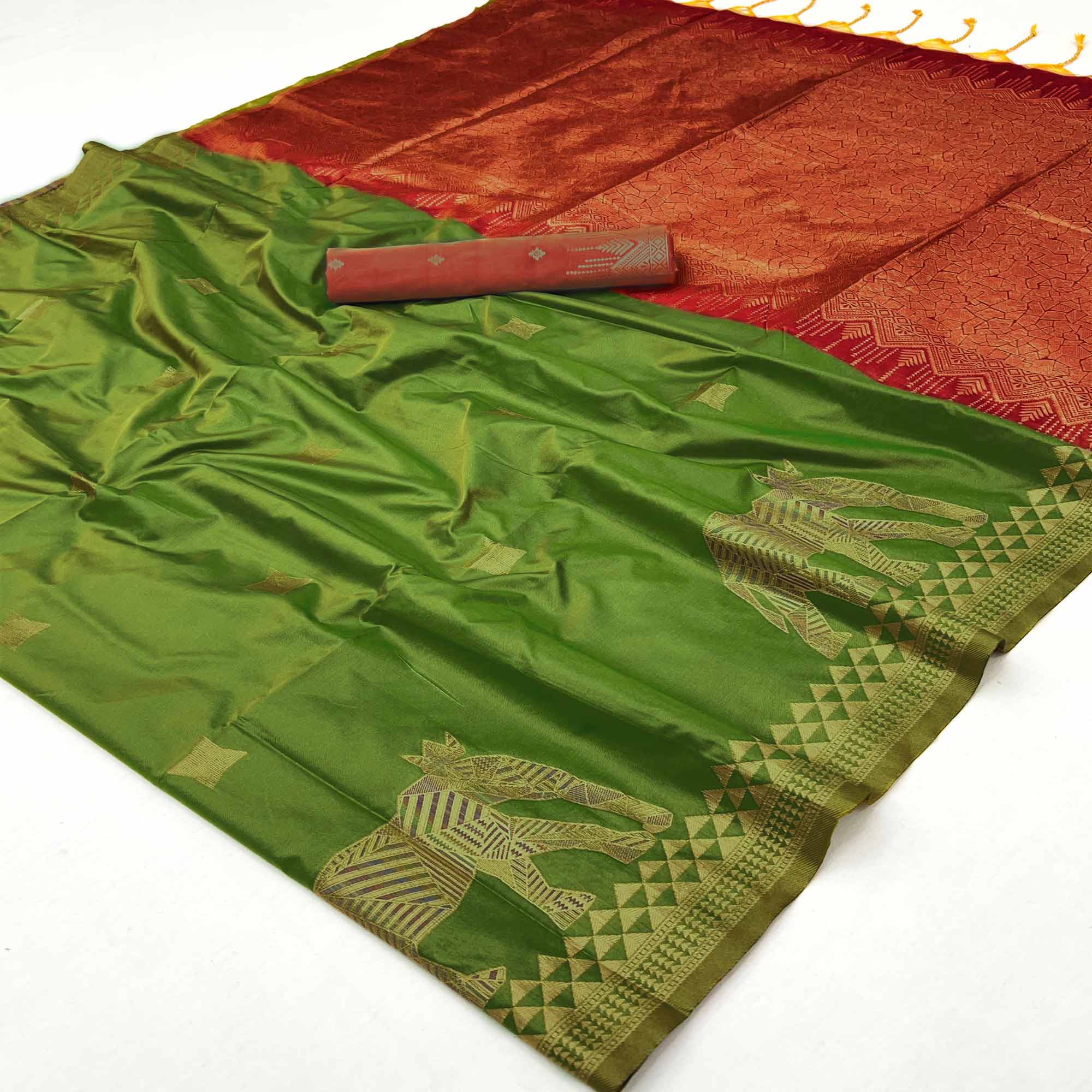Traditional Parrot Green Pure Silk Saree Featuring Elephant Motif Zari Weaving & Tassel Pallu