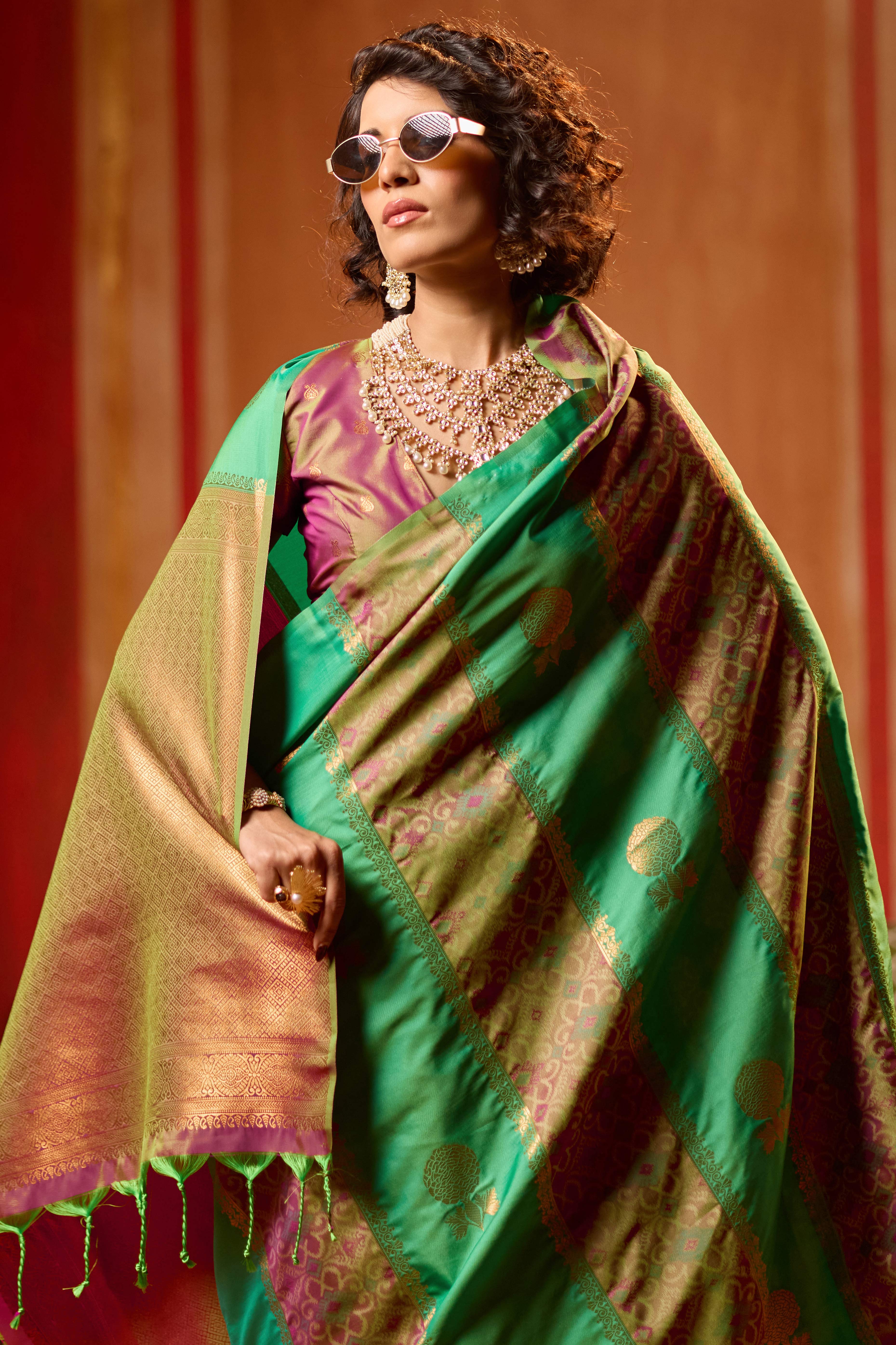 Classic Parrot Green Floral Handloom Weaving Art Silk Saree With Statement Tassel Pallu