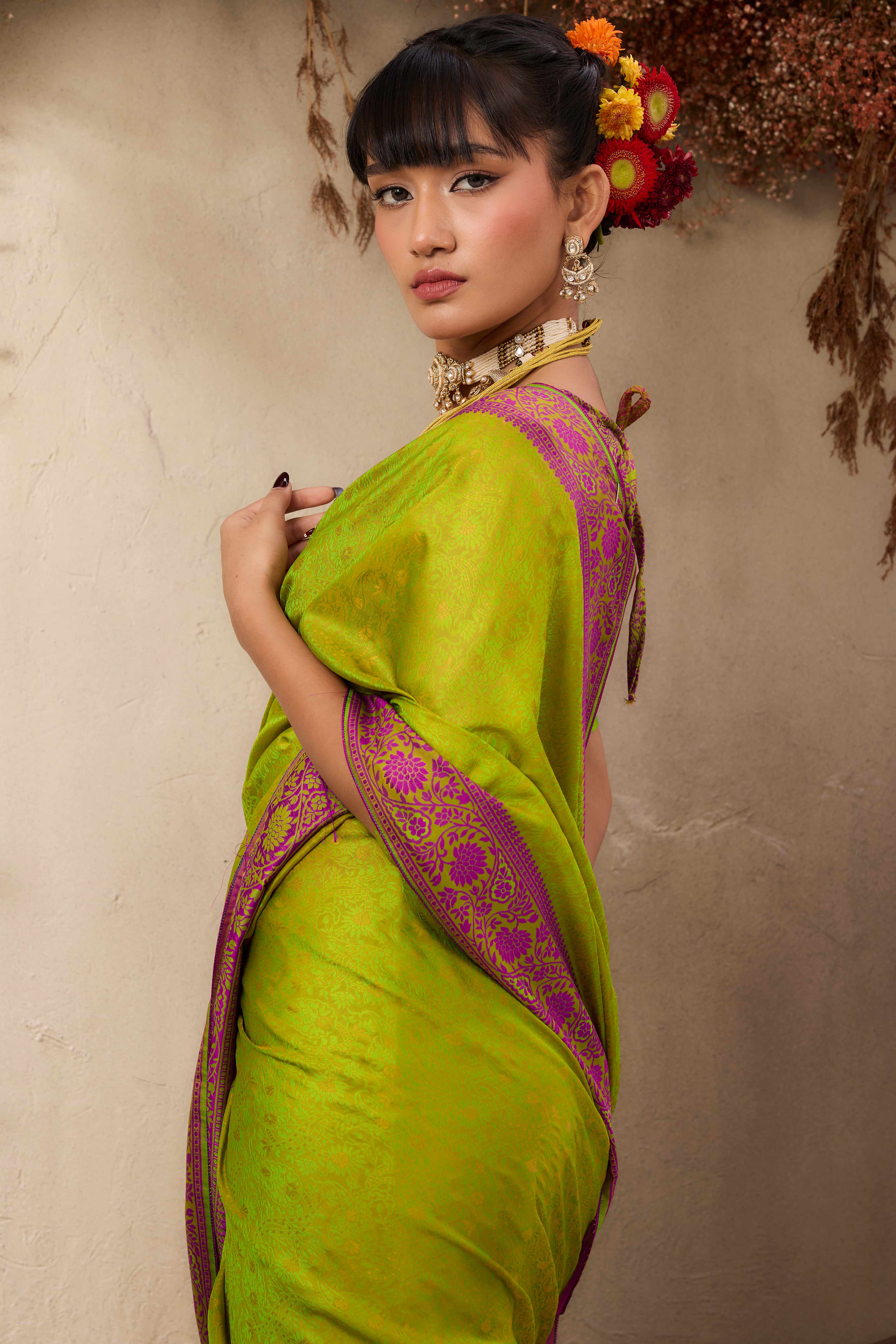 Green Pure Silk Kanjivaram Handloom Saree Enhanced with Zari Woven Patterns