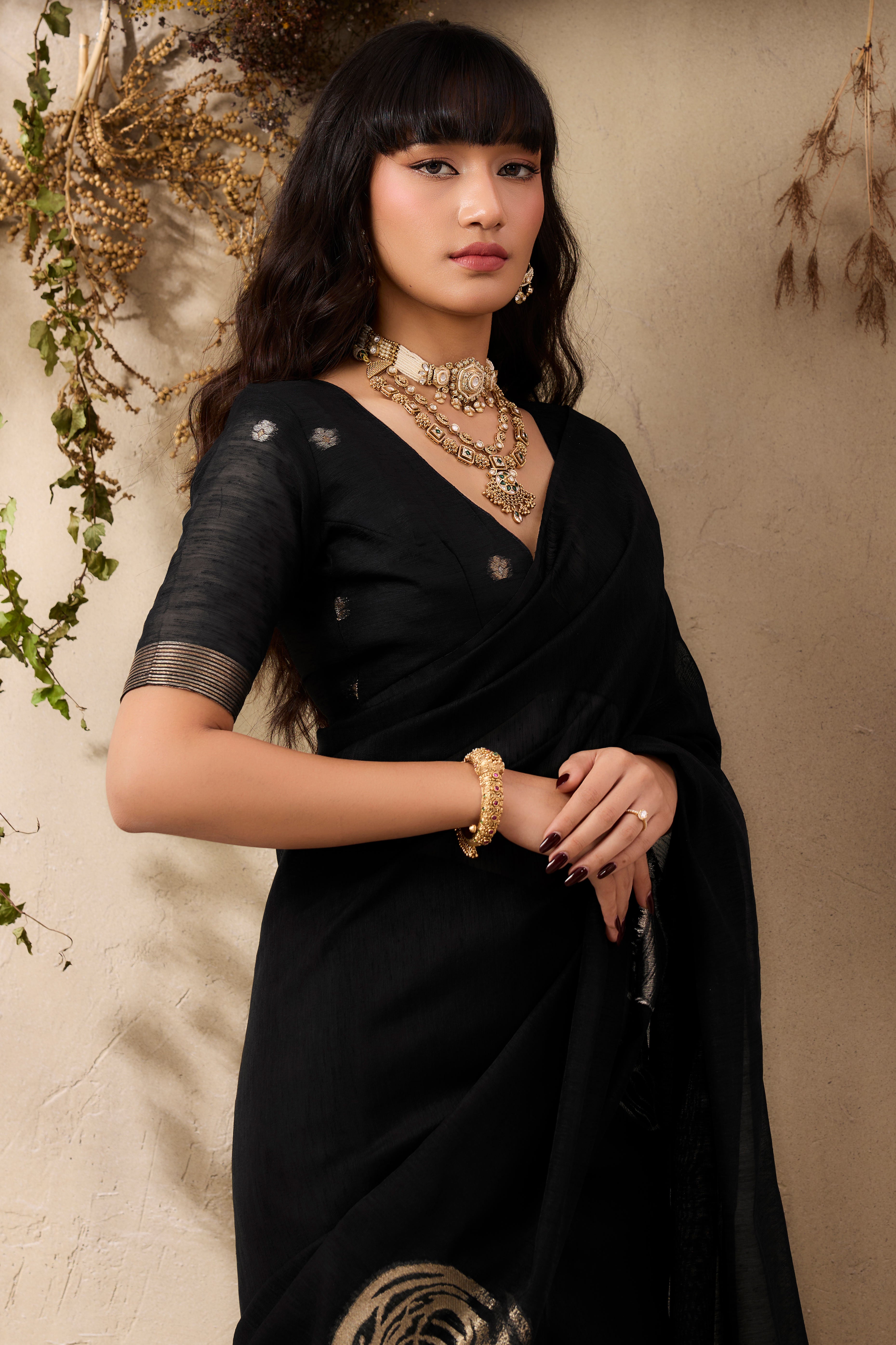 Black Heritage Munga Art Silk Saree Highlighted with Fine Zari Weaving