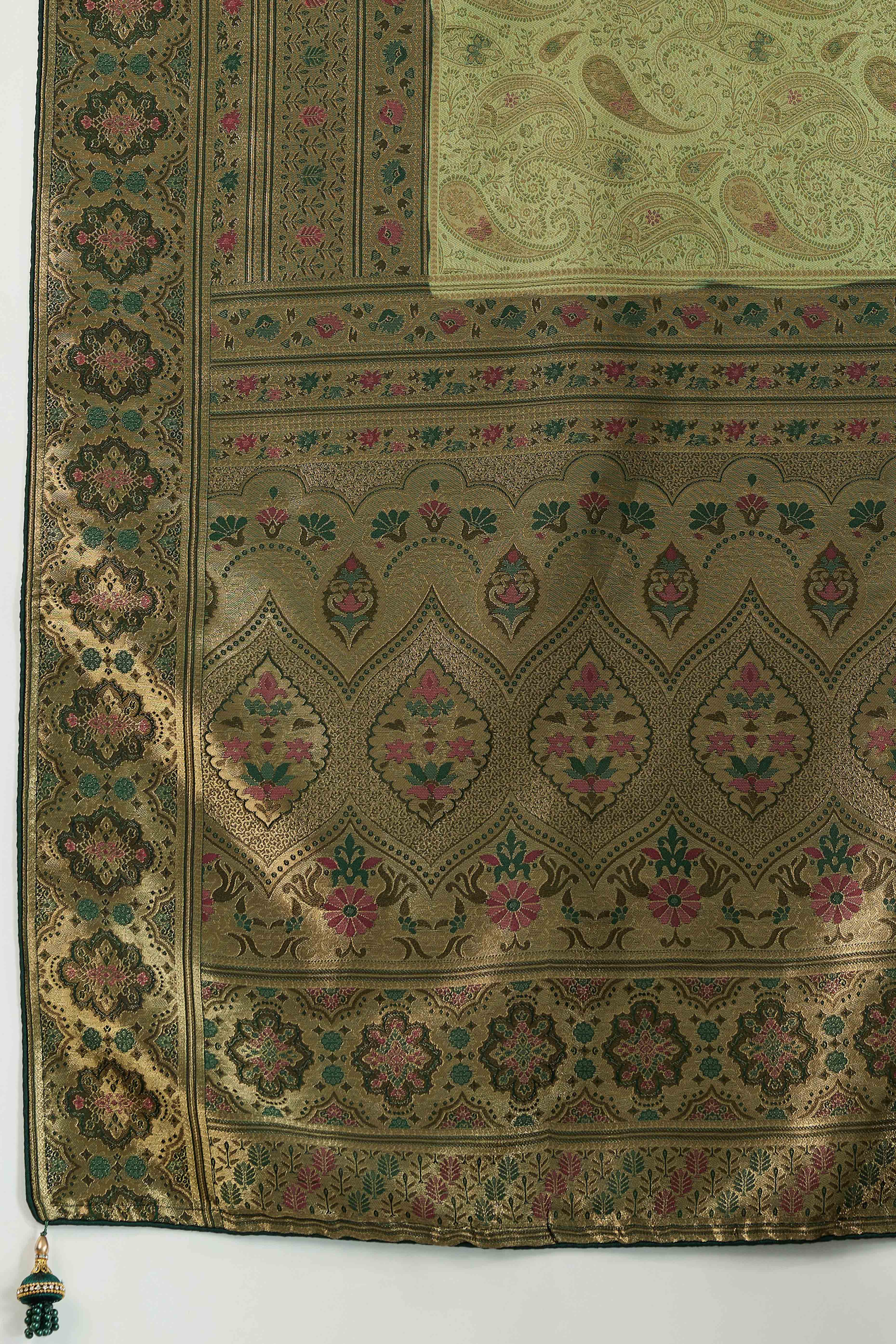 Green Meenakari Woven Kanjivaram Silk Saree For Festive Elegance