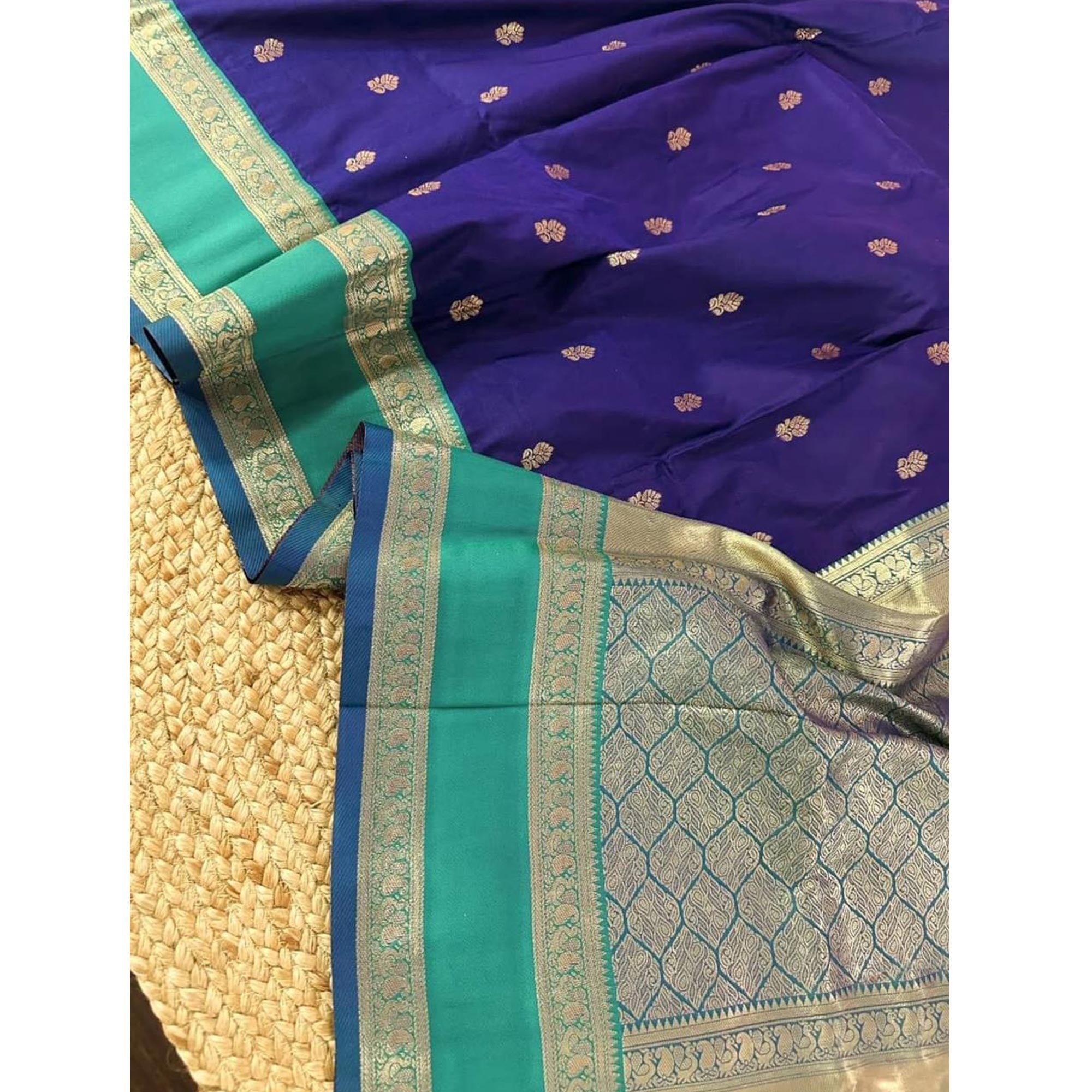 Royal Blue Zari Butti Woven Kanjivaram Silk Saree Designed for a Luxurious Heritage Style