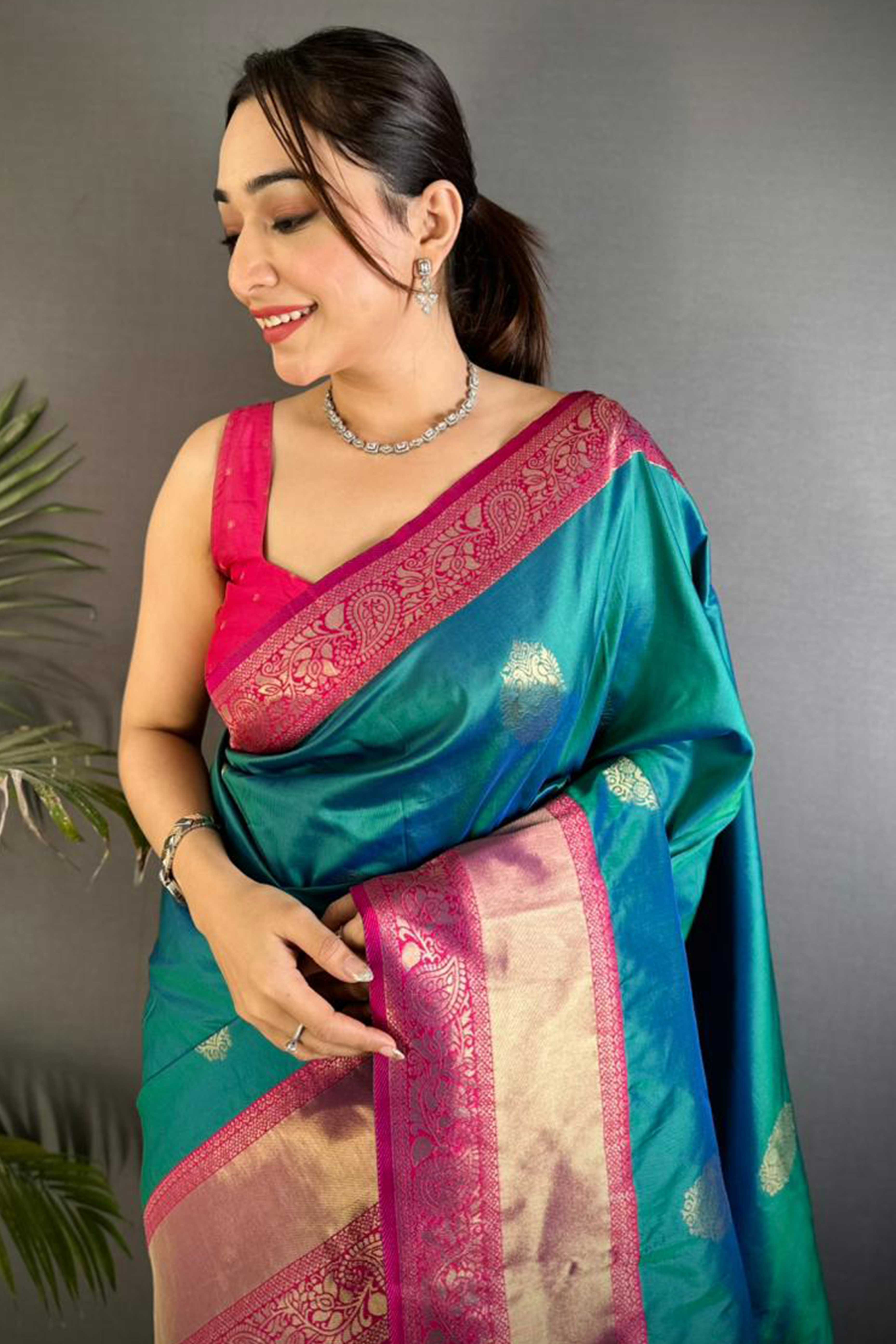 Morpich Green Authentic Kanjivaram Silk Saree Highlighted with Traditional Zari Butti Weaving