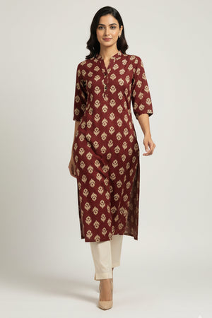 Comfortable Maroon Floral Print Straight Kurti Made in Rayon Fabric