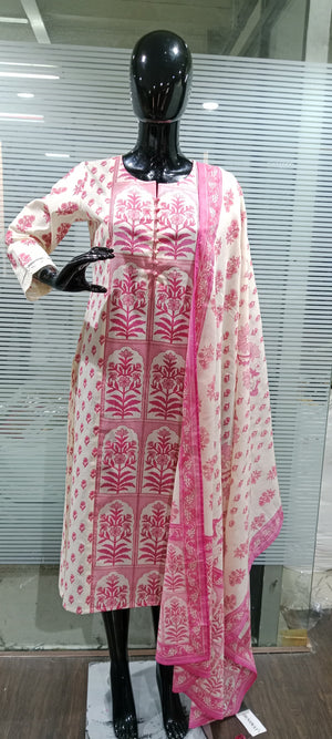 Cream & Pink Floral Printed Pure Cotton Straight Salwar Suit