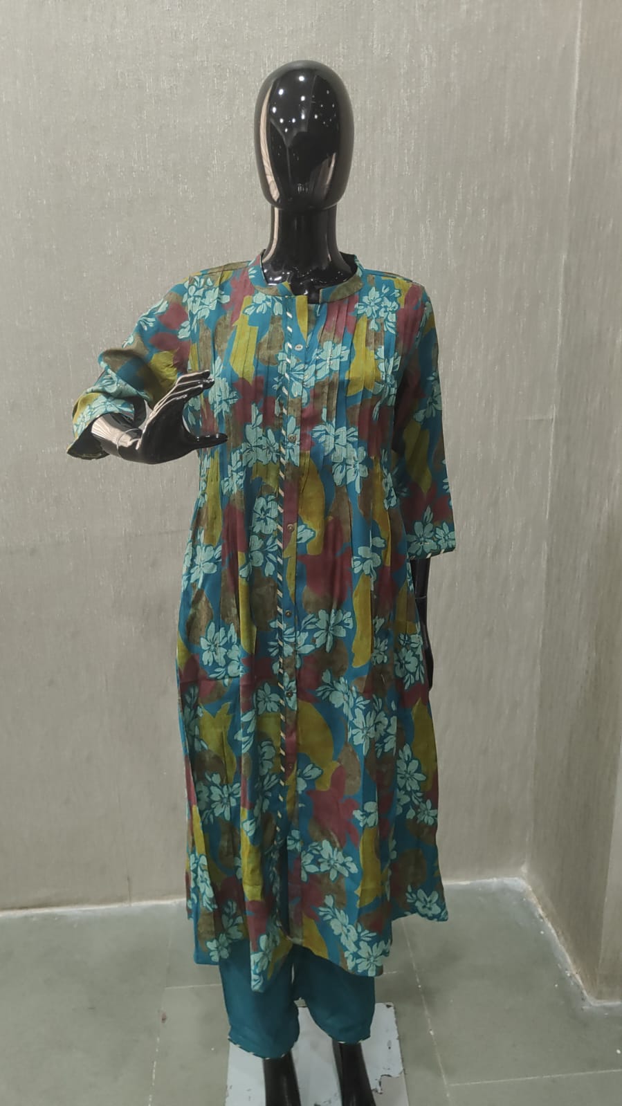 Green Floral Printed Pleated Silk Chiffon A-Line Top–Bottom Set for Refined Styling - Model View 3