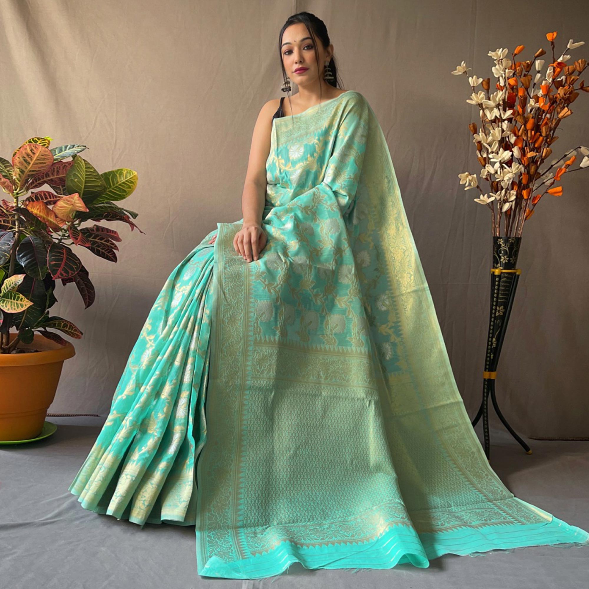 Rama Green Floral Woven Linen Saree