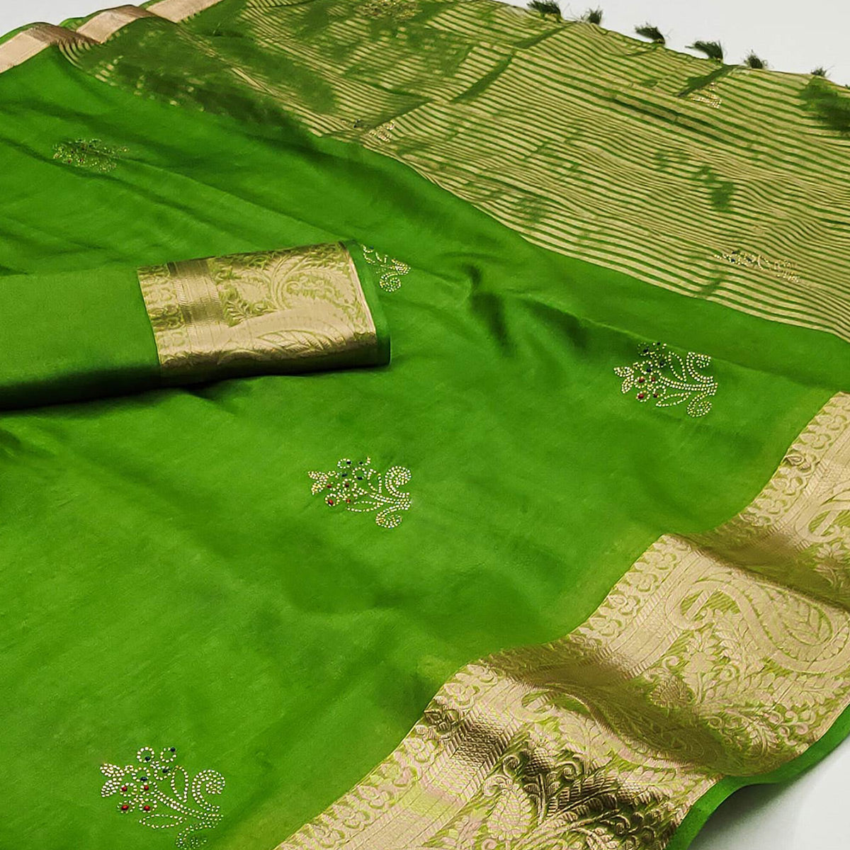 Green Floral Foil With Woven Border Organza Saree