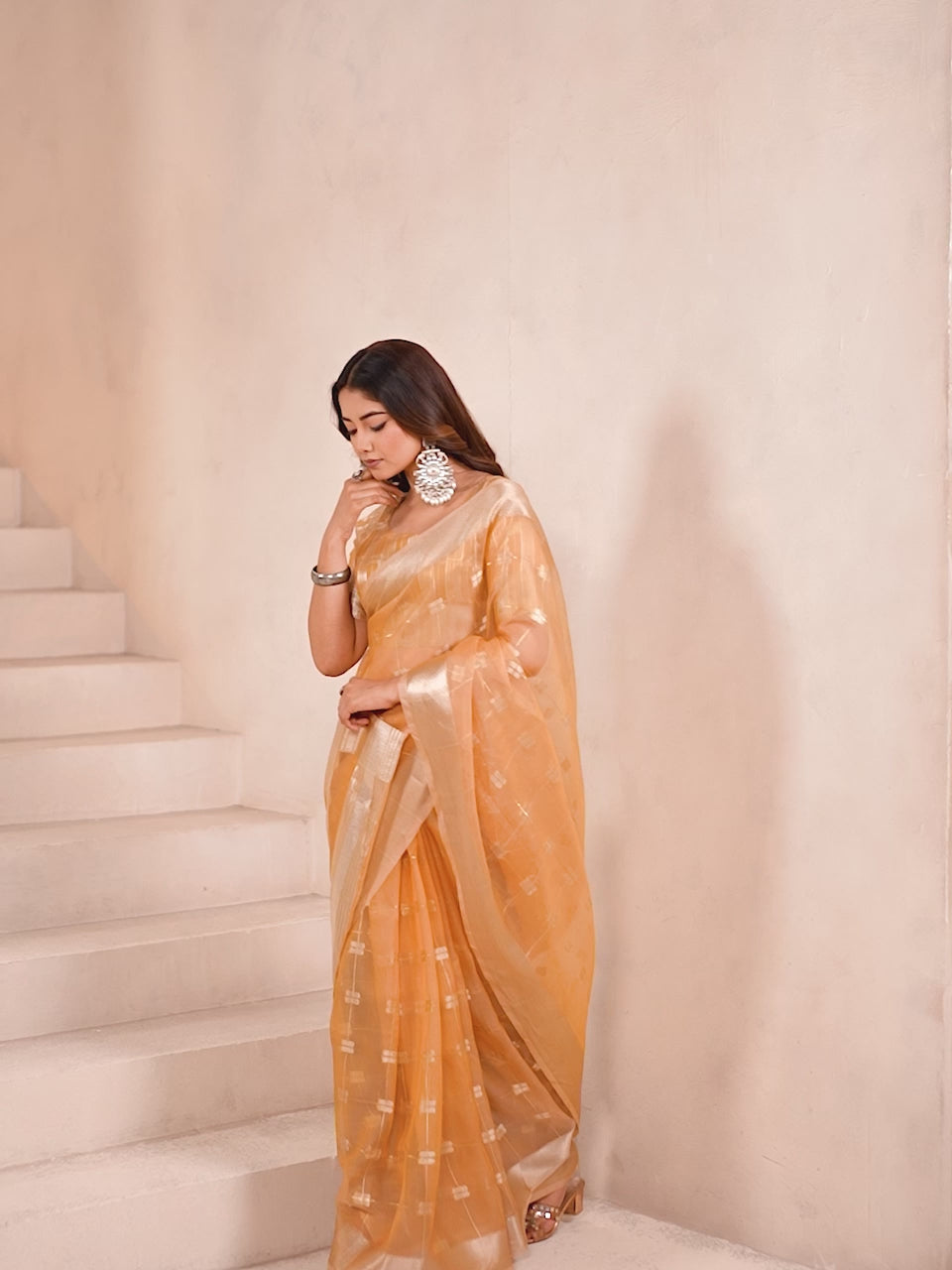 Peachmode Mustard Linen Cotton Silk Zari Saree - Video 2