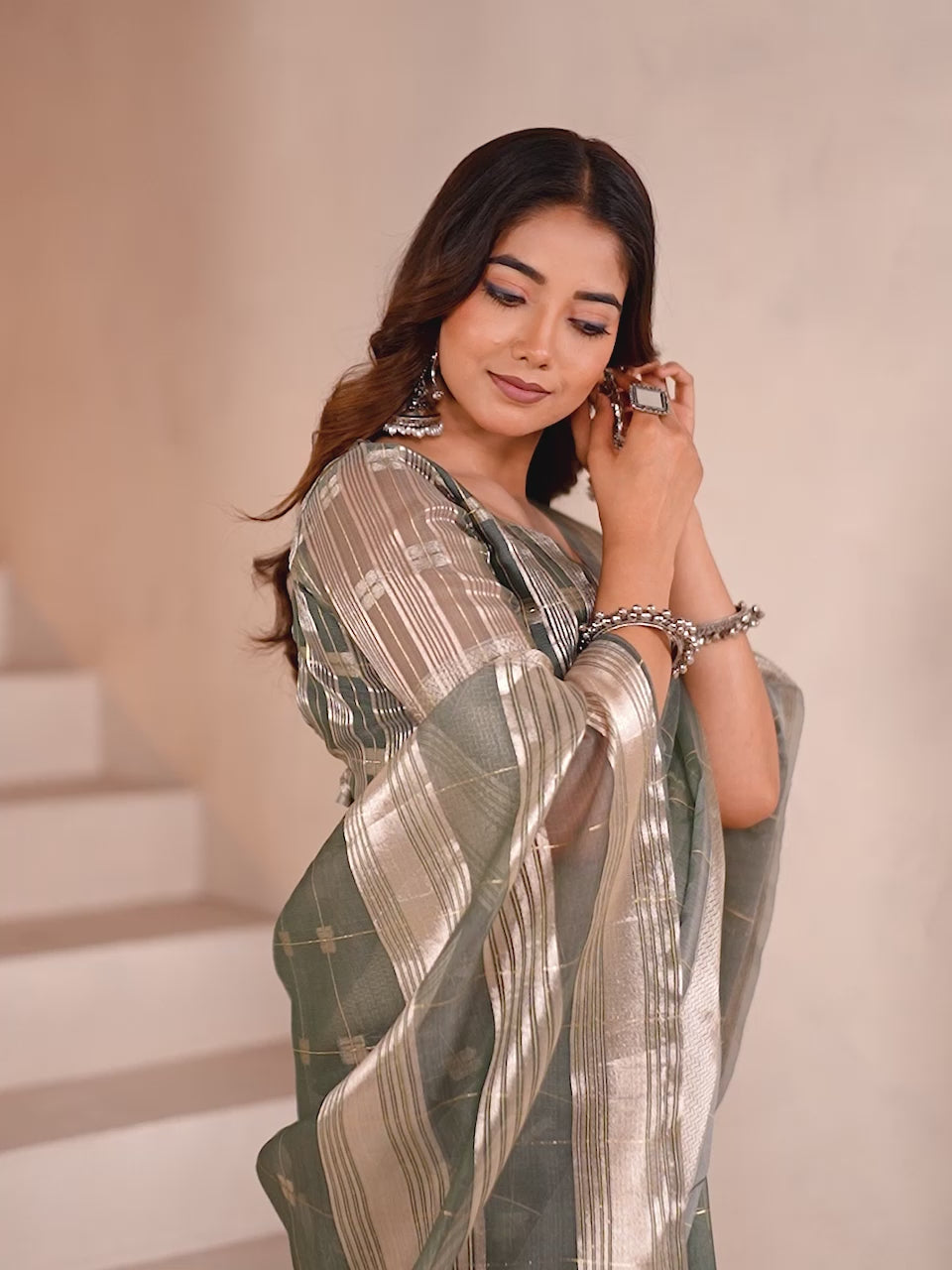 Peachmode Green Linen Cotton Silk Zari Saree - Video 2
