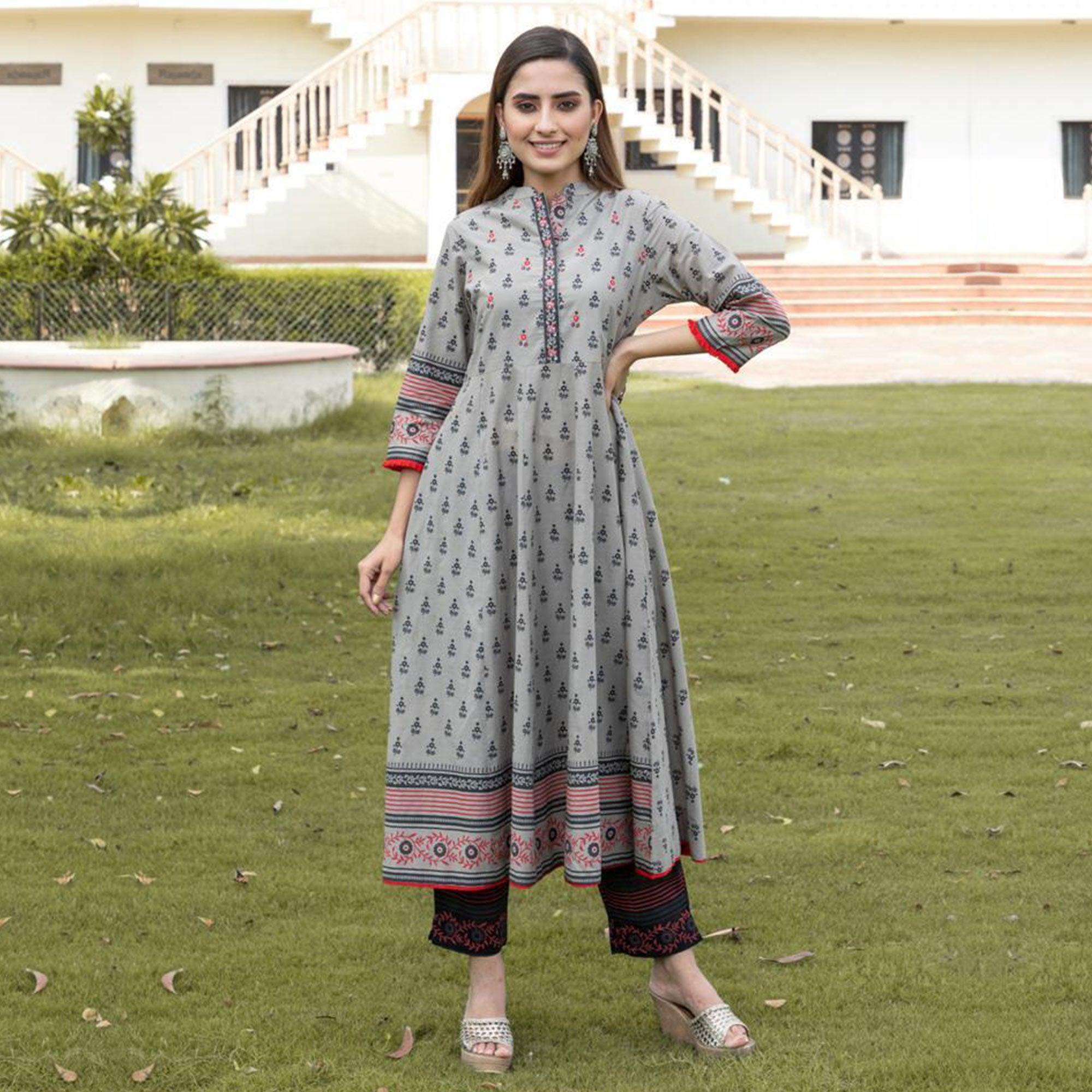 Aariya Designs - Grey Colored Casual Wear Printed Cotton Long Kurti-Pant Set - Peachmode