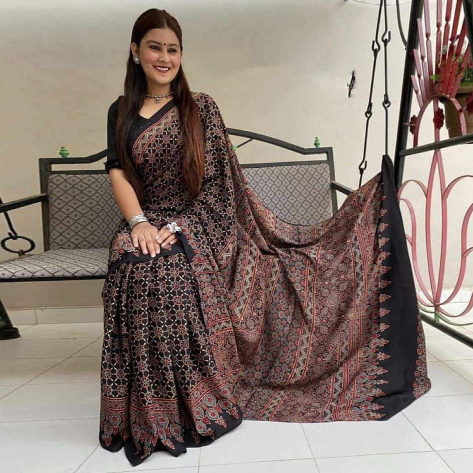 Black Digital Printed Linen Saree - Peachmode