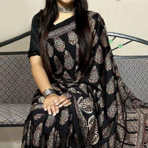 Black Digital Printed Linen Saree - Peachmode