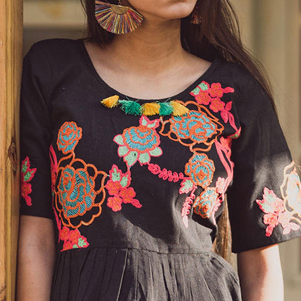 Black Floral Embroidered Linen Kurti Set - Peachmode