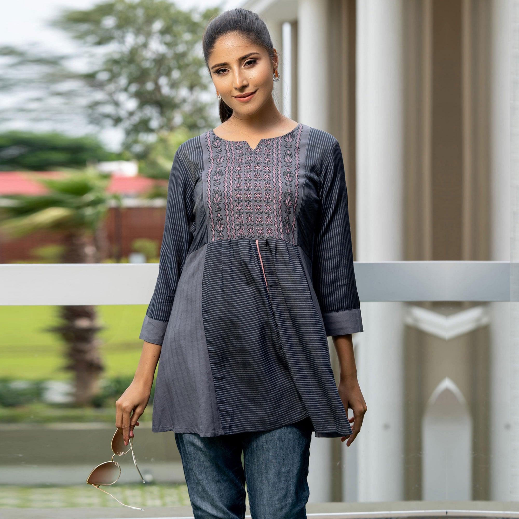 Blue Casual Wear Printed Cotton Top - Peachmode