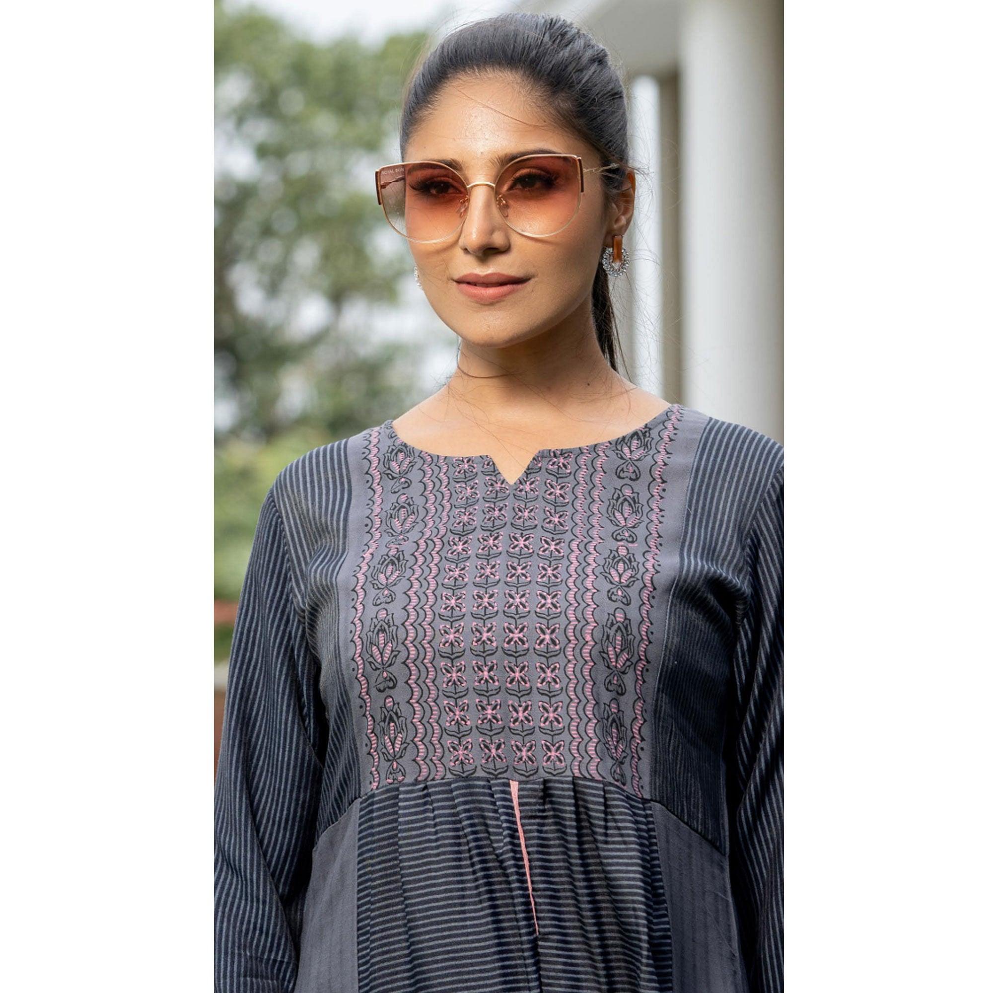 Blue Casual Wear Printed Cotton Top - Peachmode