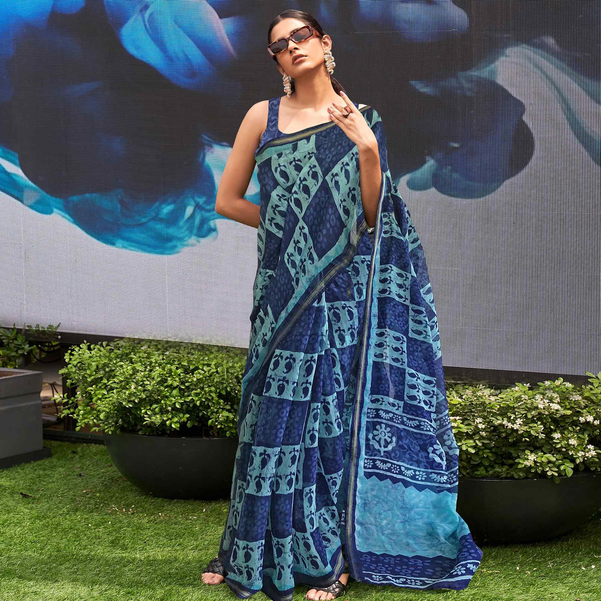 Blue Casual Wear Printed Linen Saree - Peachmode