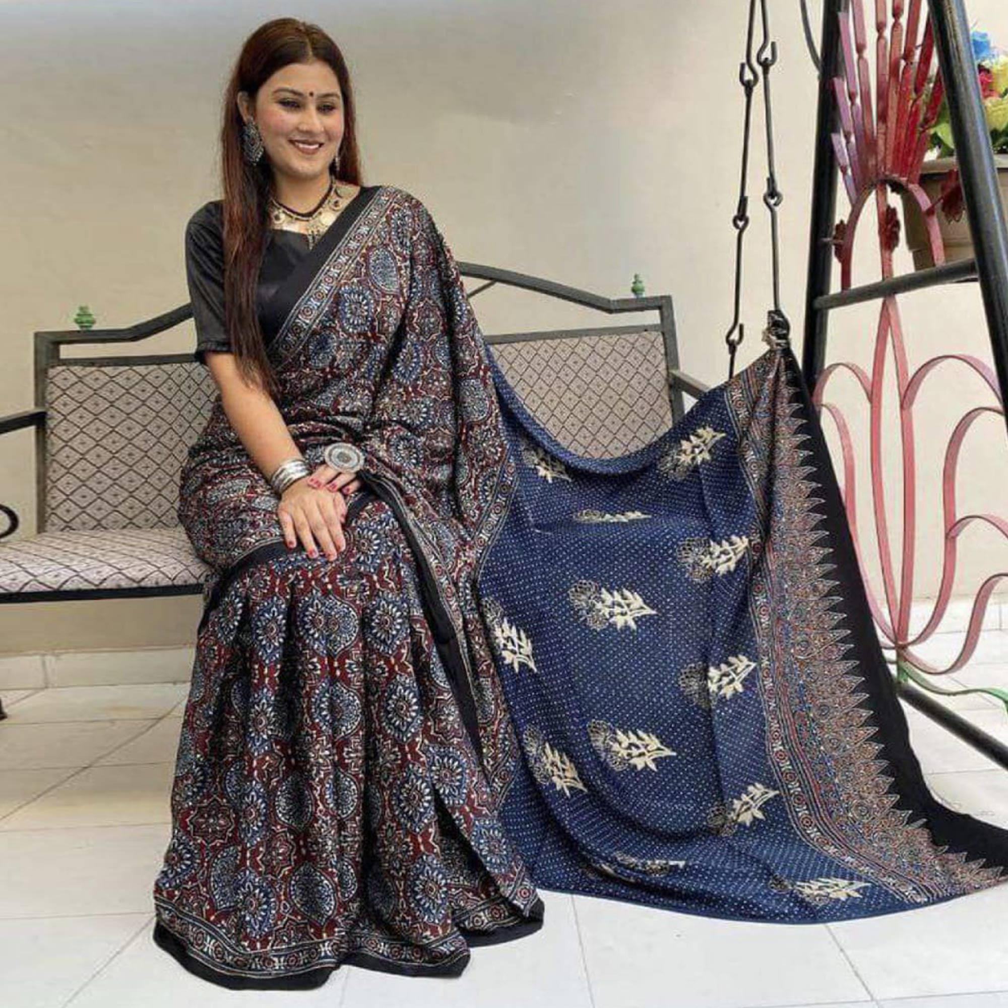 Blue Digital Printed Linen Saree - Peachmode