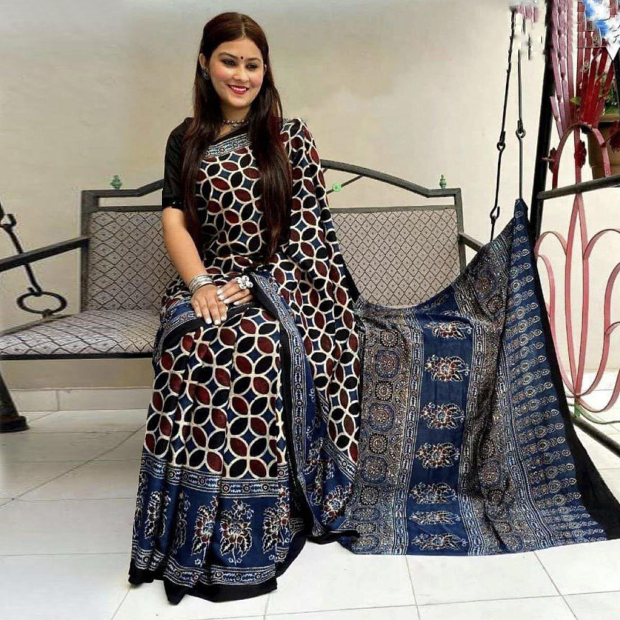 Blue Digital Printed Linen Saree - Peachmode