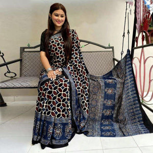 Blue Digital Printed Linen Saree - Peachmode