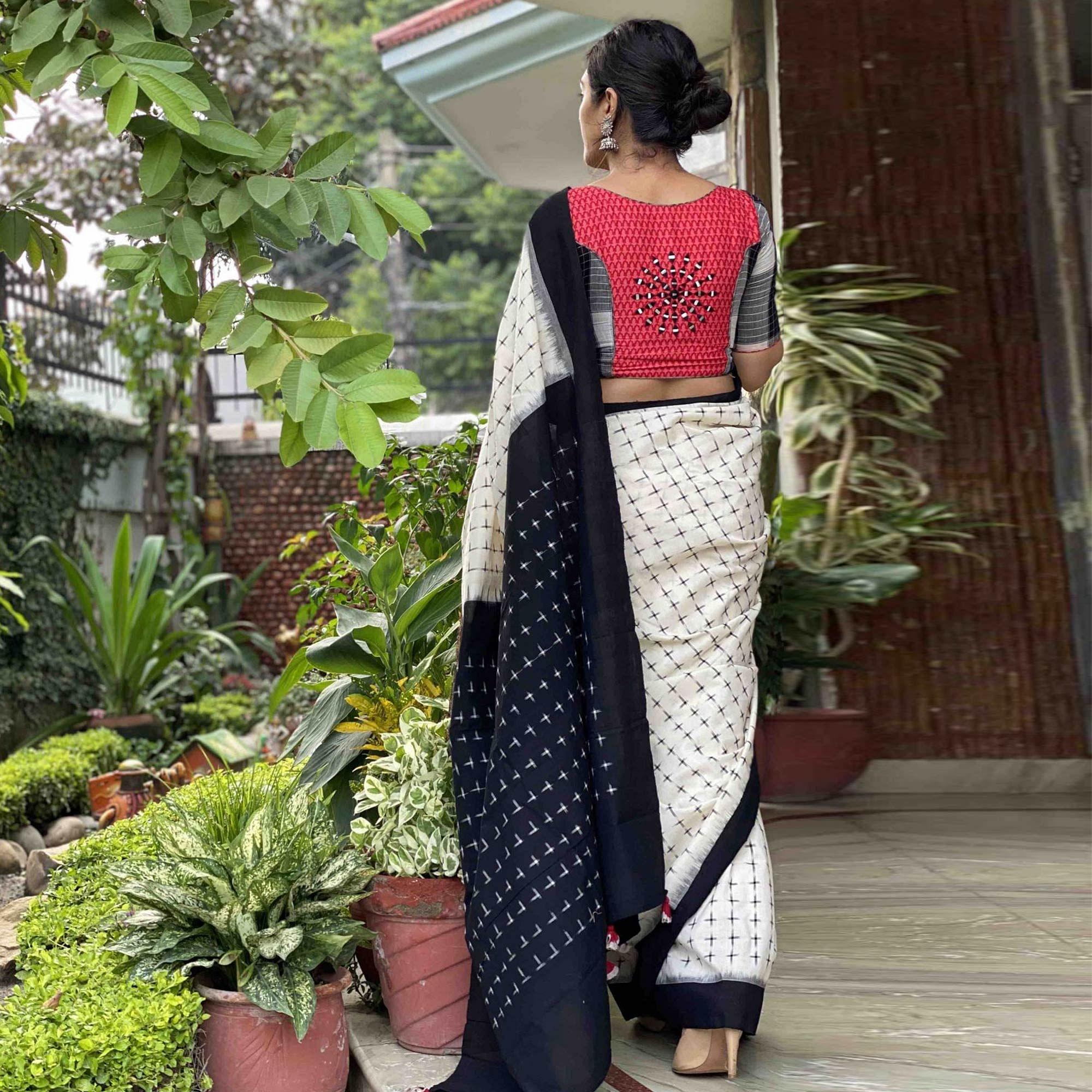 Eye-catching Offwhite Colored Casual Wear Printed Silk Saree - Peachmode