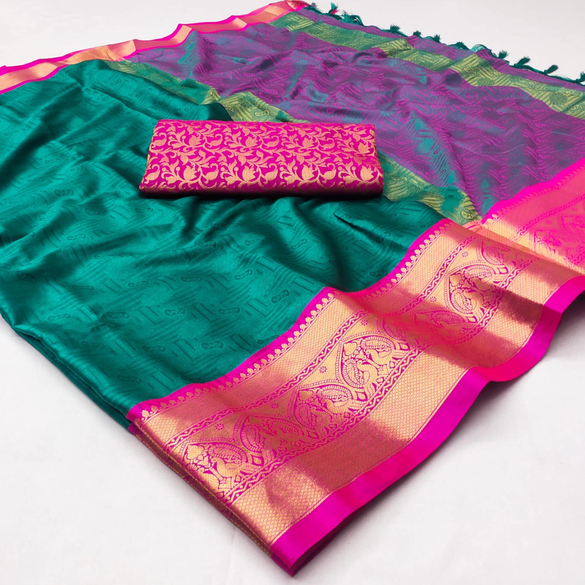 Rama Green Woven Cotton Silk Saree With Tassels