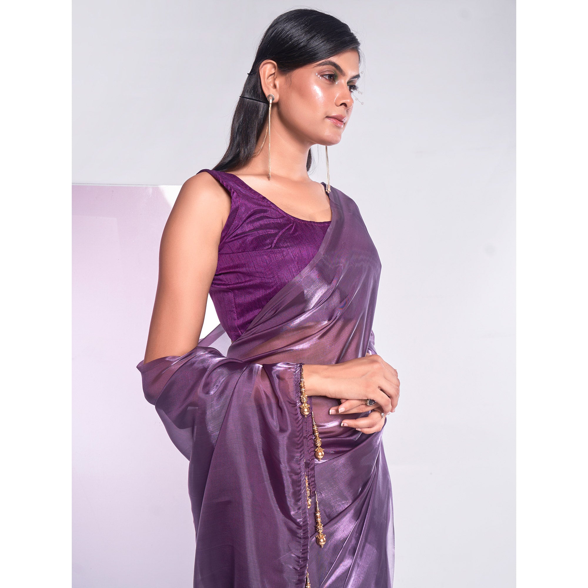 Vilote Solid Organza Saree With Tassels