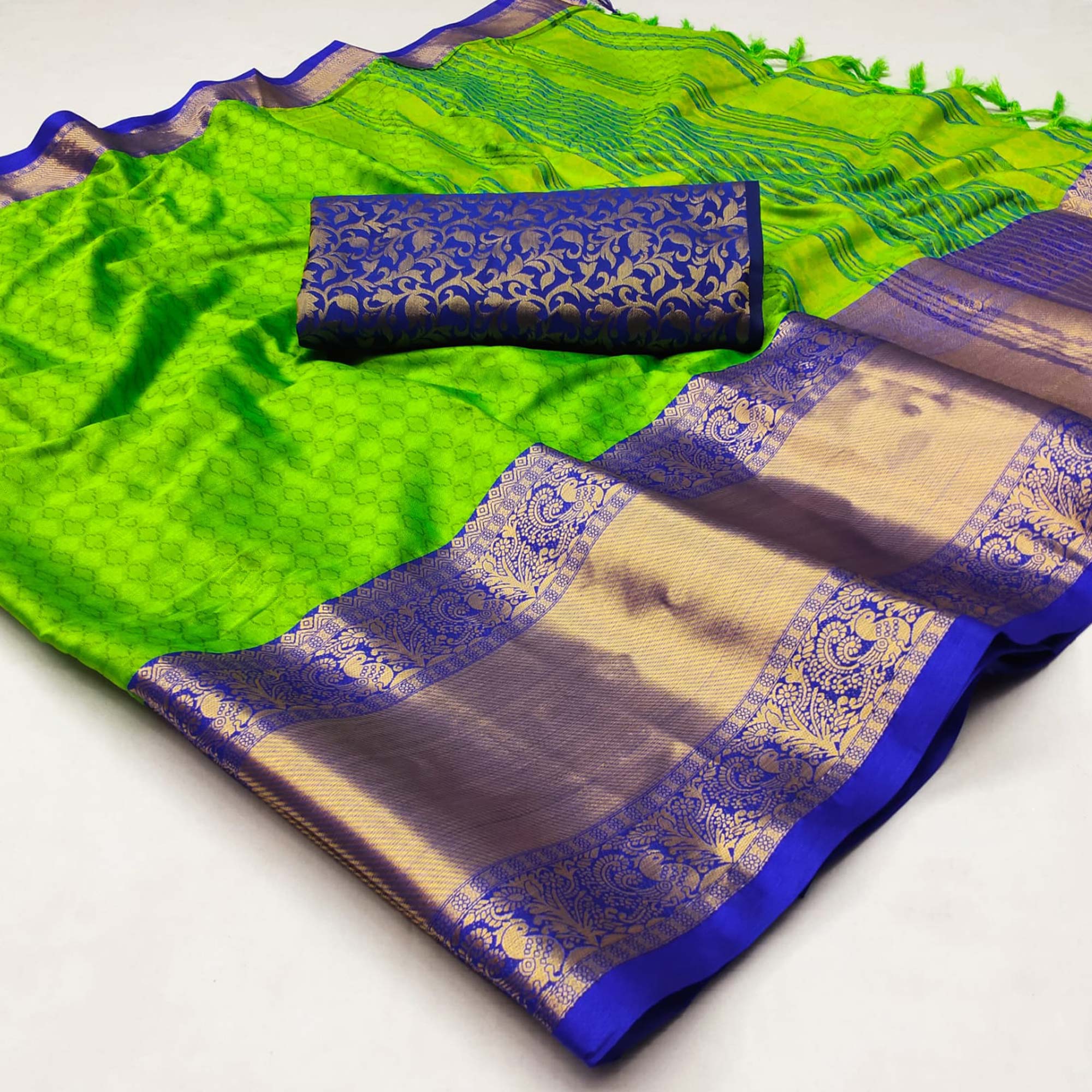 Parrot Green Woven Cotton Silk Saree With Tassels