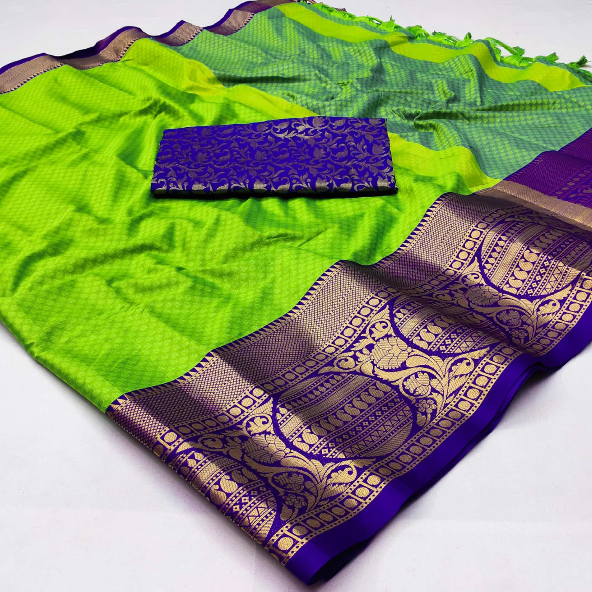 Parrot Green Woven Cotton Silk Saree With Tassels