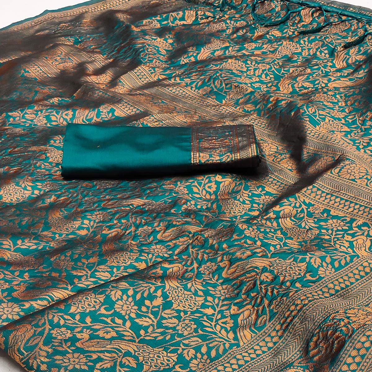 Morpich Woven Art Silk Saree With Tassels