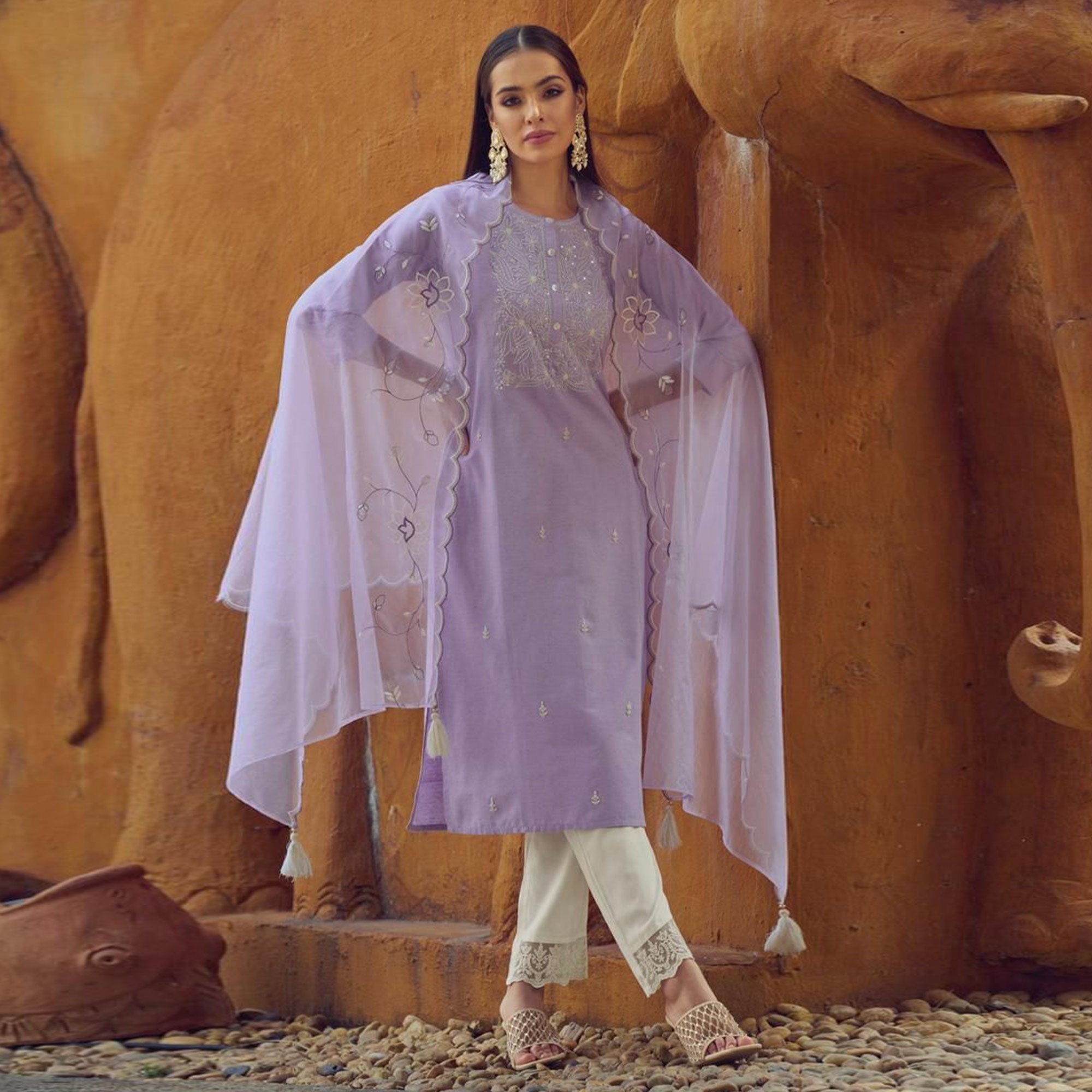 Light Purple Kantha Embroidered Linen Salwar Suit