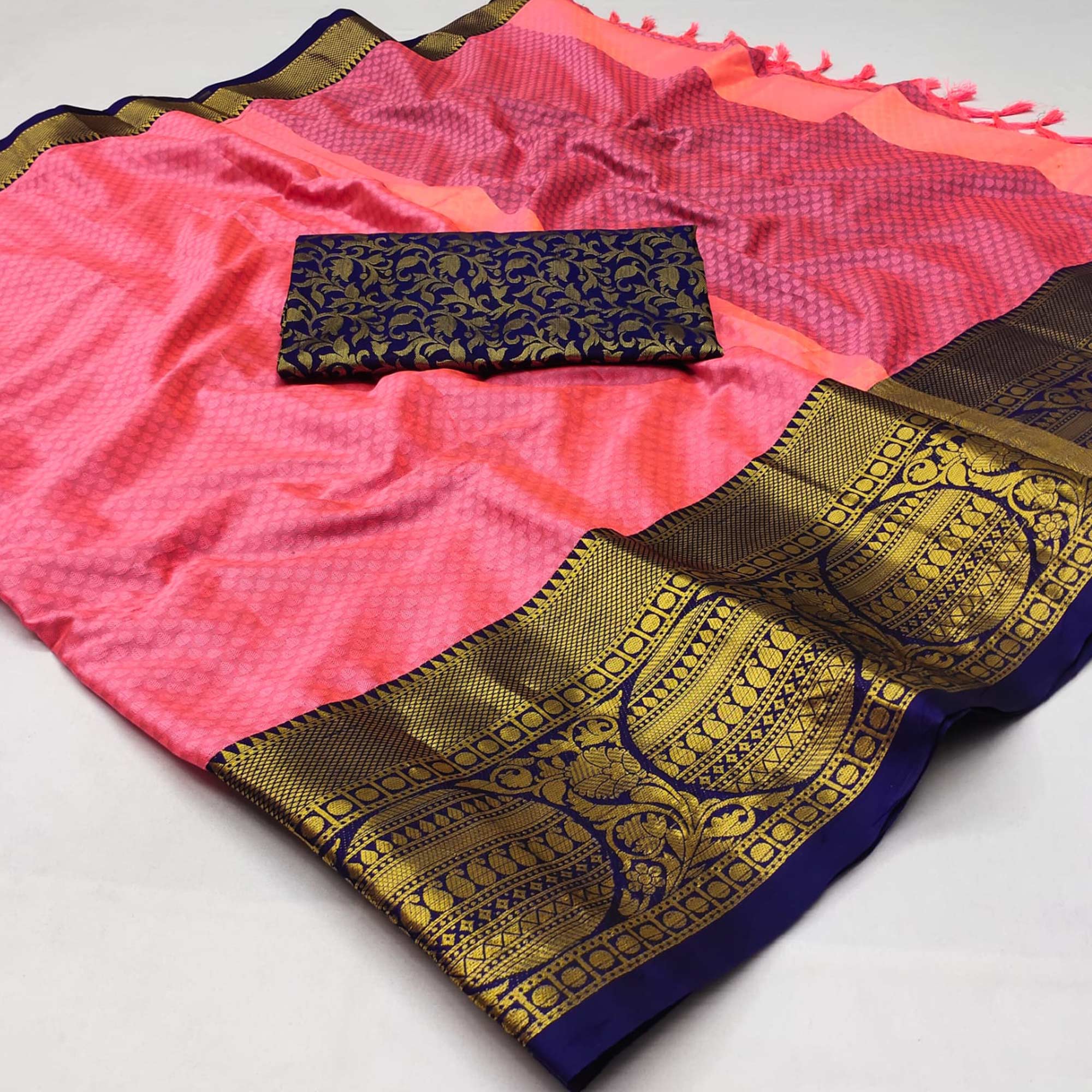 Gajari Pink Woven Cotton Silk Saree With Tassels
