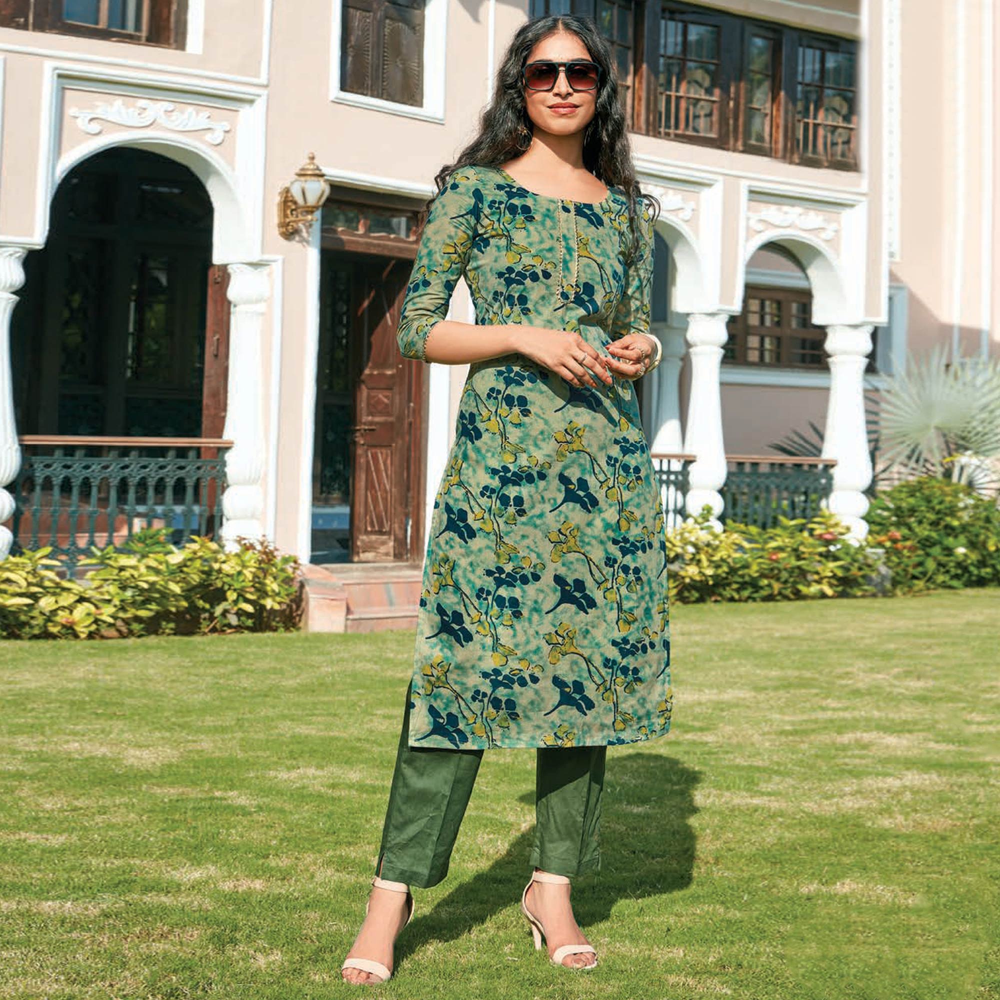 Green Floral Printed Cotton Blend Kurti