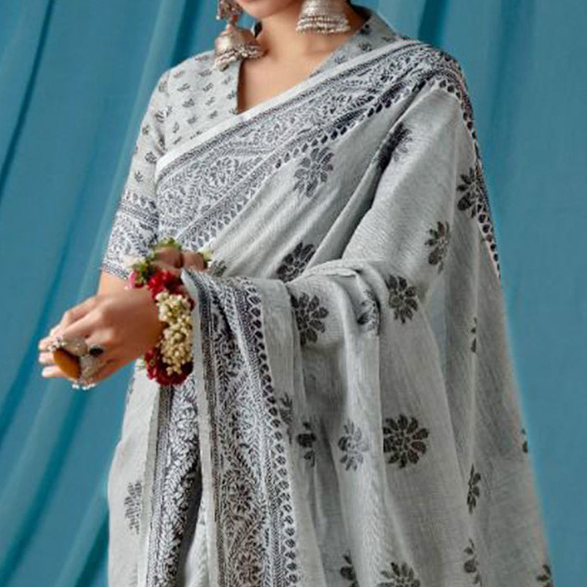 Grey Thread Woven Cotton Silk Saree