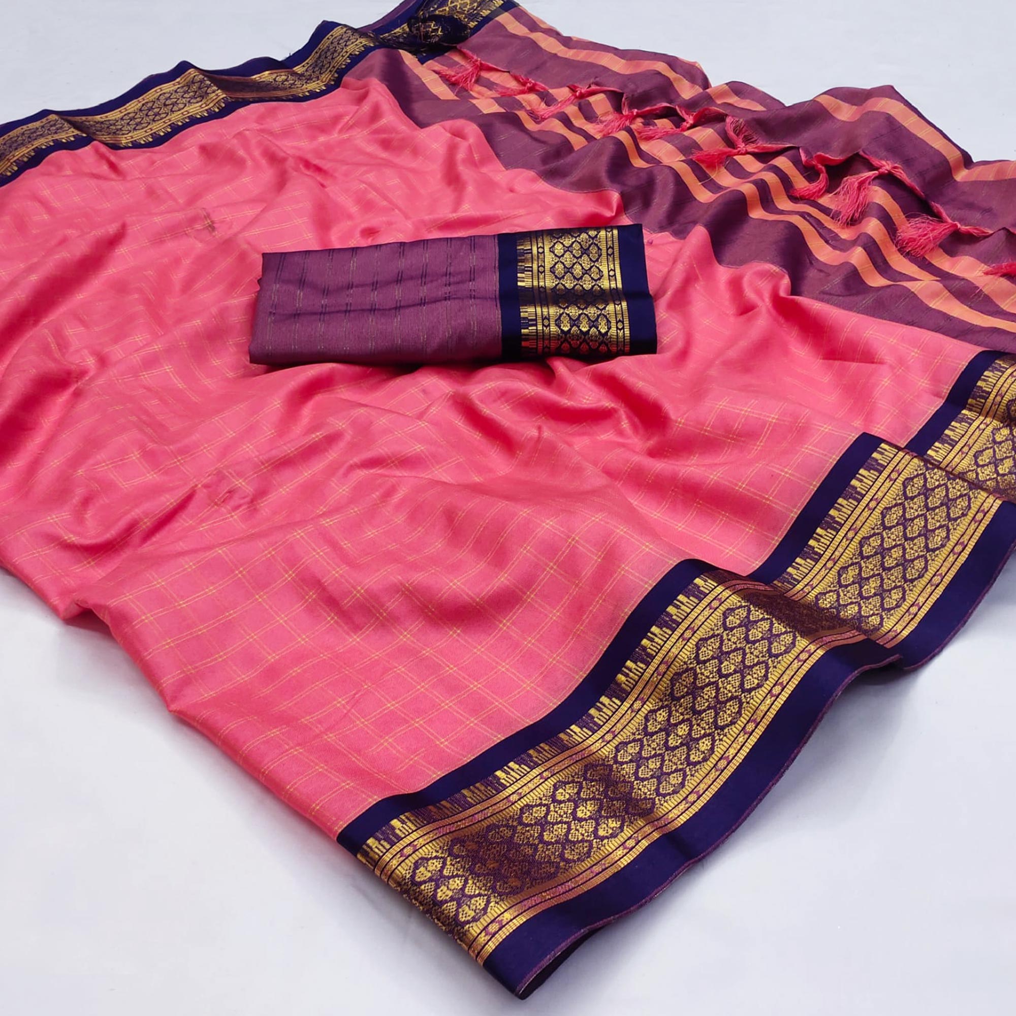 Gajari Pink Checks With Woven Border Cotton Silk Saree