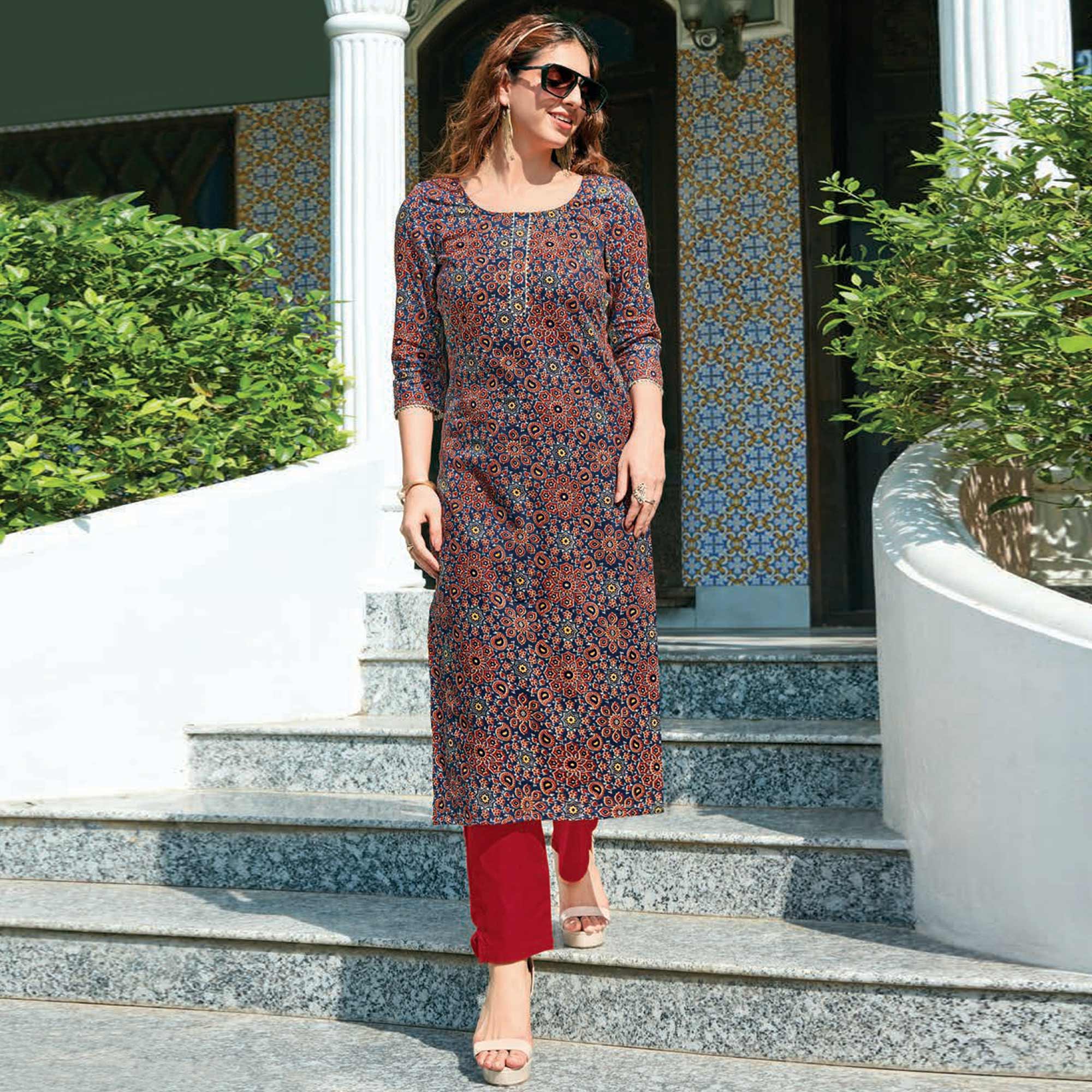 Blue Floral Printed Cotton Blend Kurti