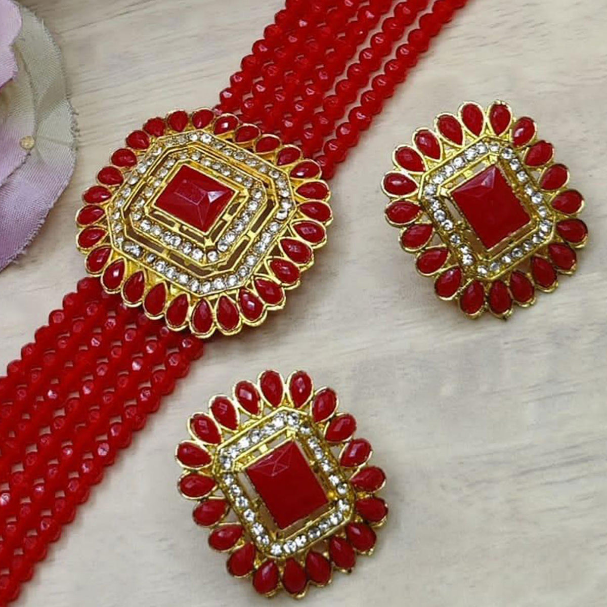 Red Alloy Choker Set