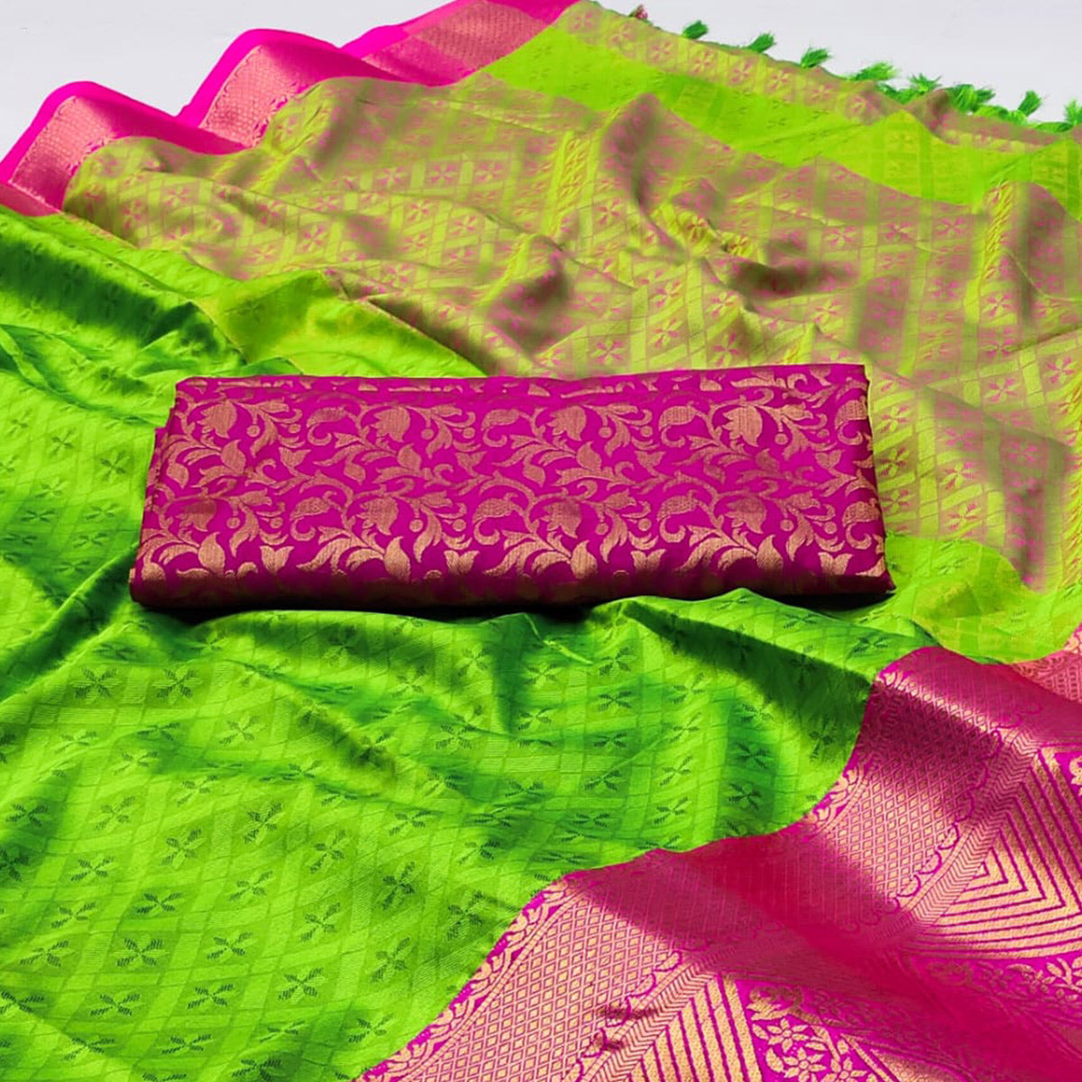 Parrot Green Woven Cotton Silk Saree With Tassels