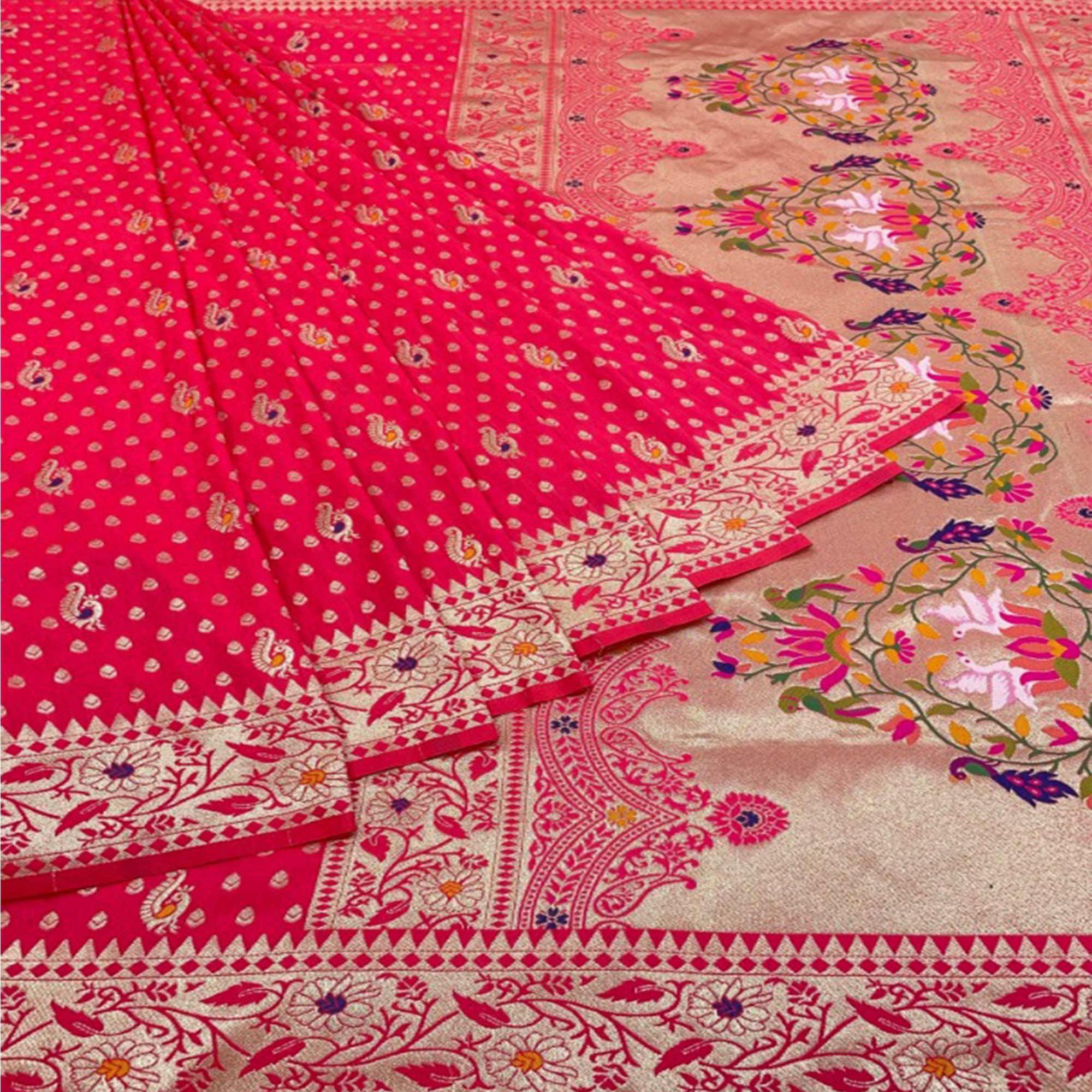 Gajari Pink Zari Woven Art Silk Saree - Peachmode