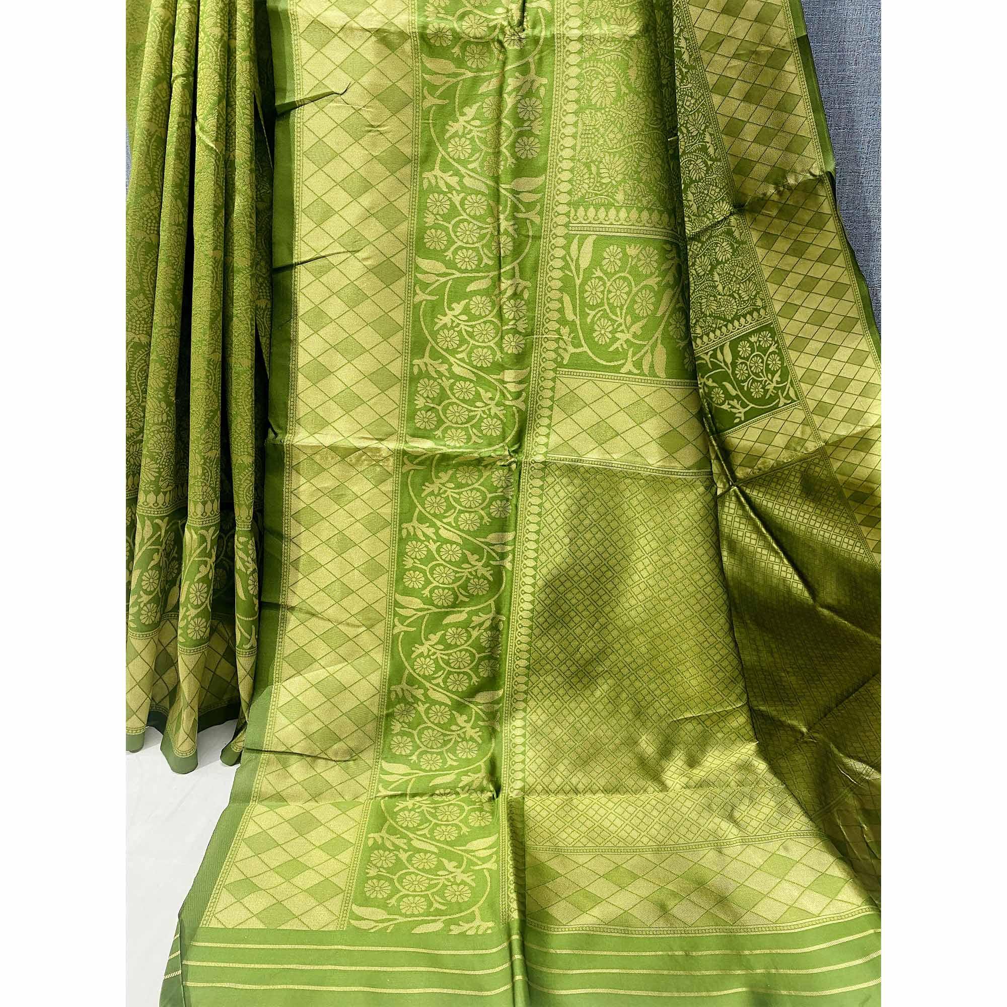 Green & Golden Woven Banarasi Silk Saree - Peachmode