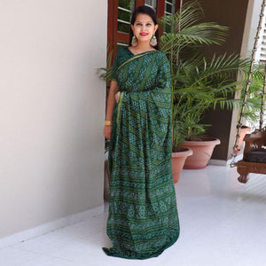 Green Bandhani Printed With Woven Border Tapetta Silk Saree - Peachmode
